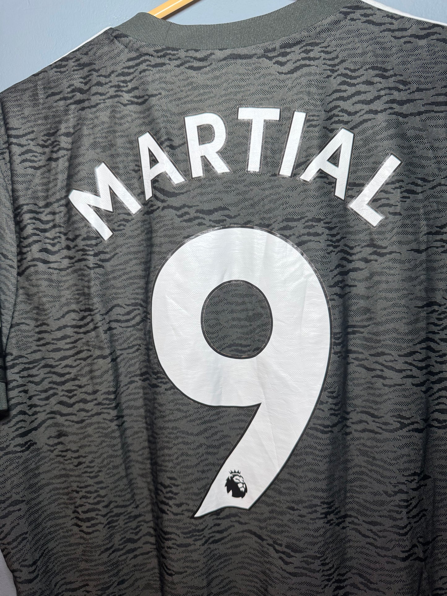 Manchester United Football Shirt - 2020 / 2021 - Away - Medium - #9 Martial