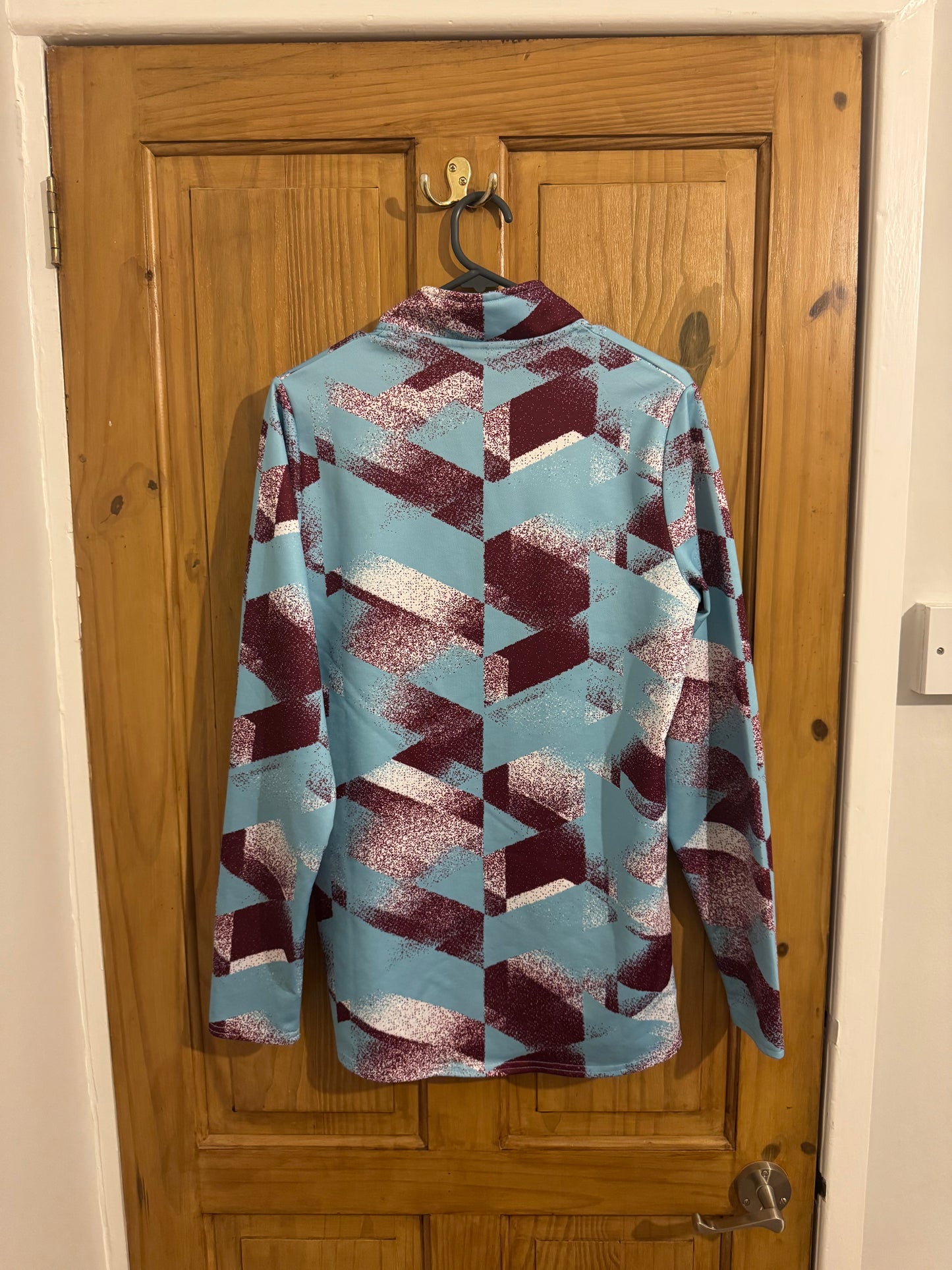 Burnley Football Shirt - Training Top - 1/4 Zip - 2021 / 2022 - Small - Rare
