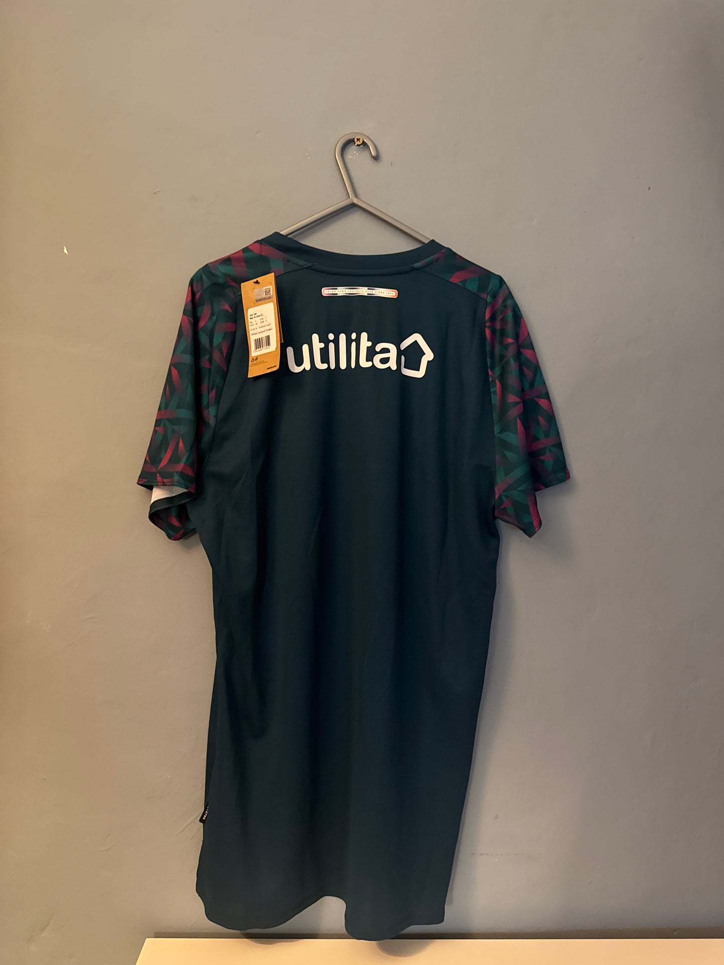Luton Town Football Shirt - 2022 / 2023 - GK - Goalkeeper Away - Large - Rare