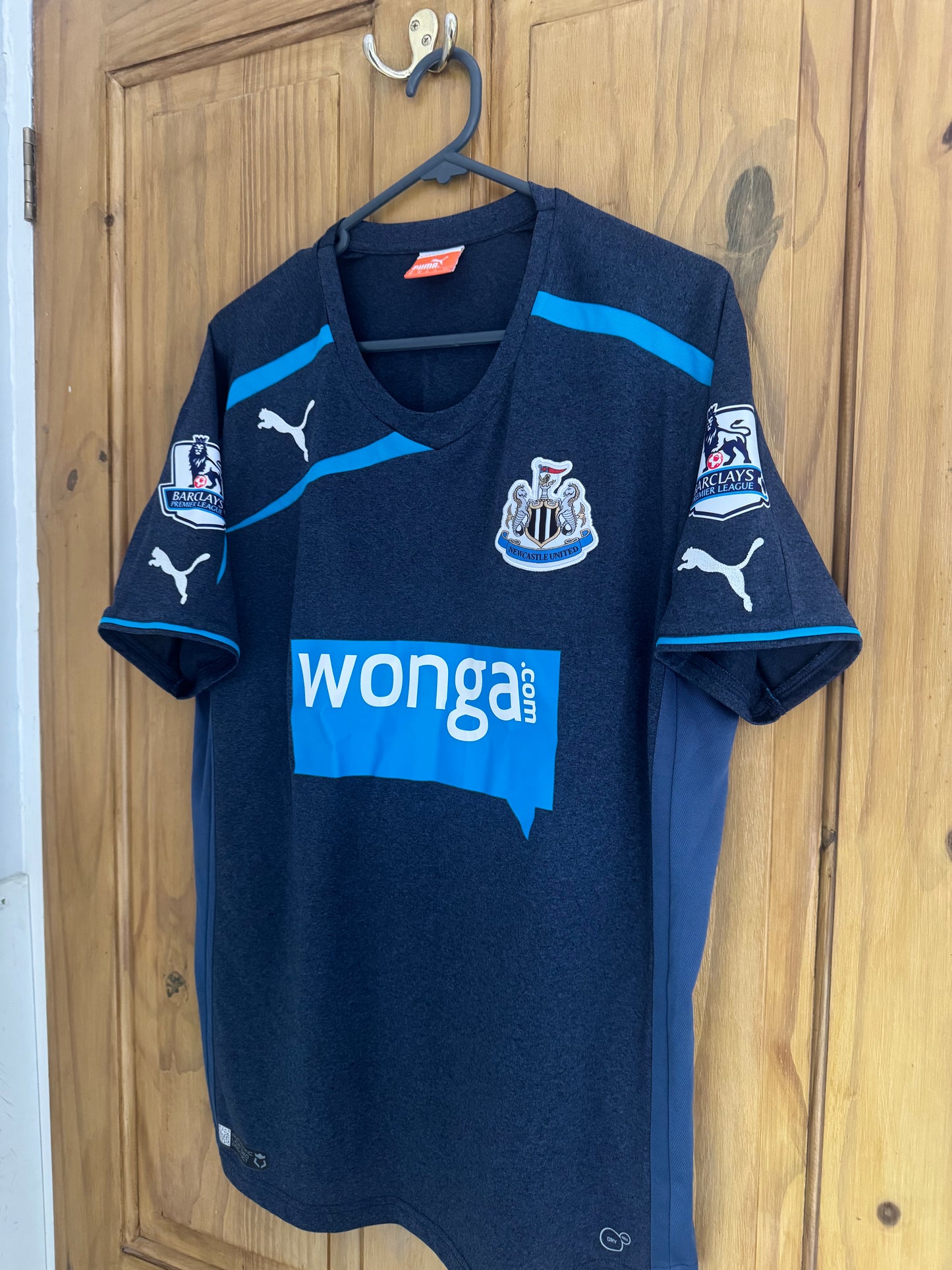 Newcastle Football Shirt - 2013 / 2014 - Away - Medium - #2 Fabricio Coloccini