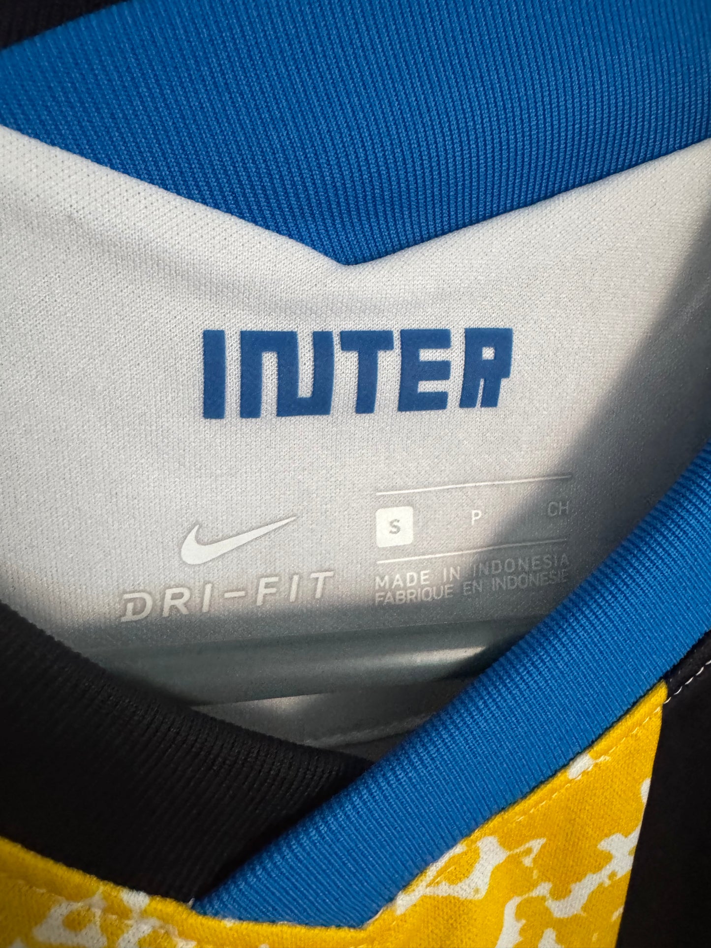 Inter Milan Football Shirt - 2020 / 2021 - Fourth - Small