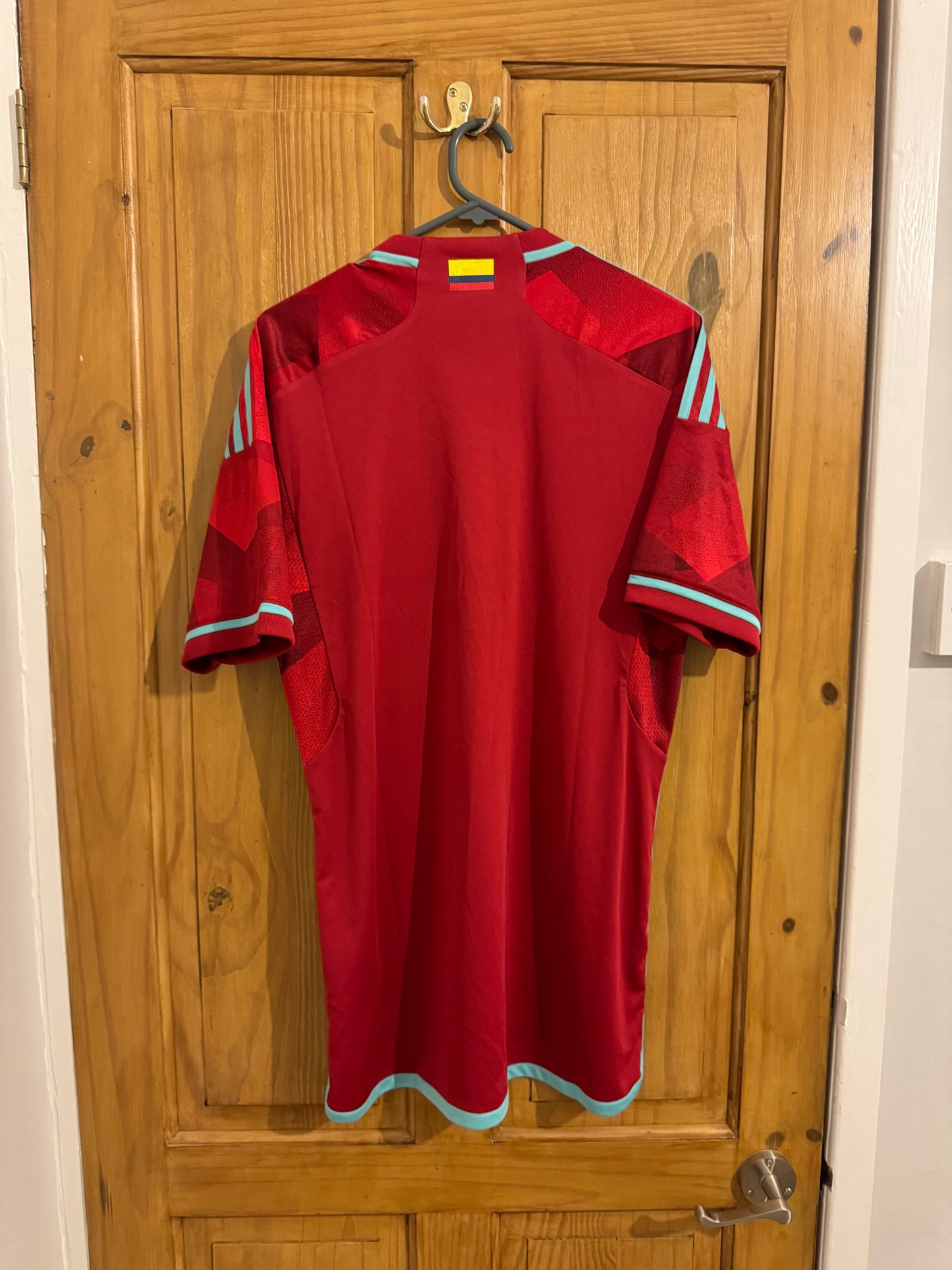 Colombia Football Shirt - 2022 - Away - Soccer Jersey - Medium