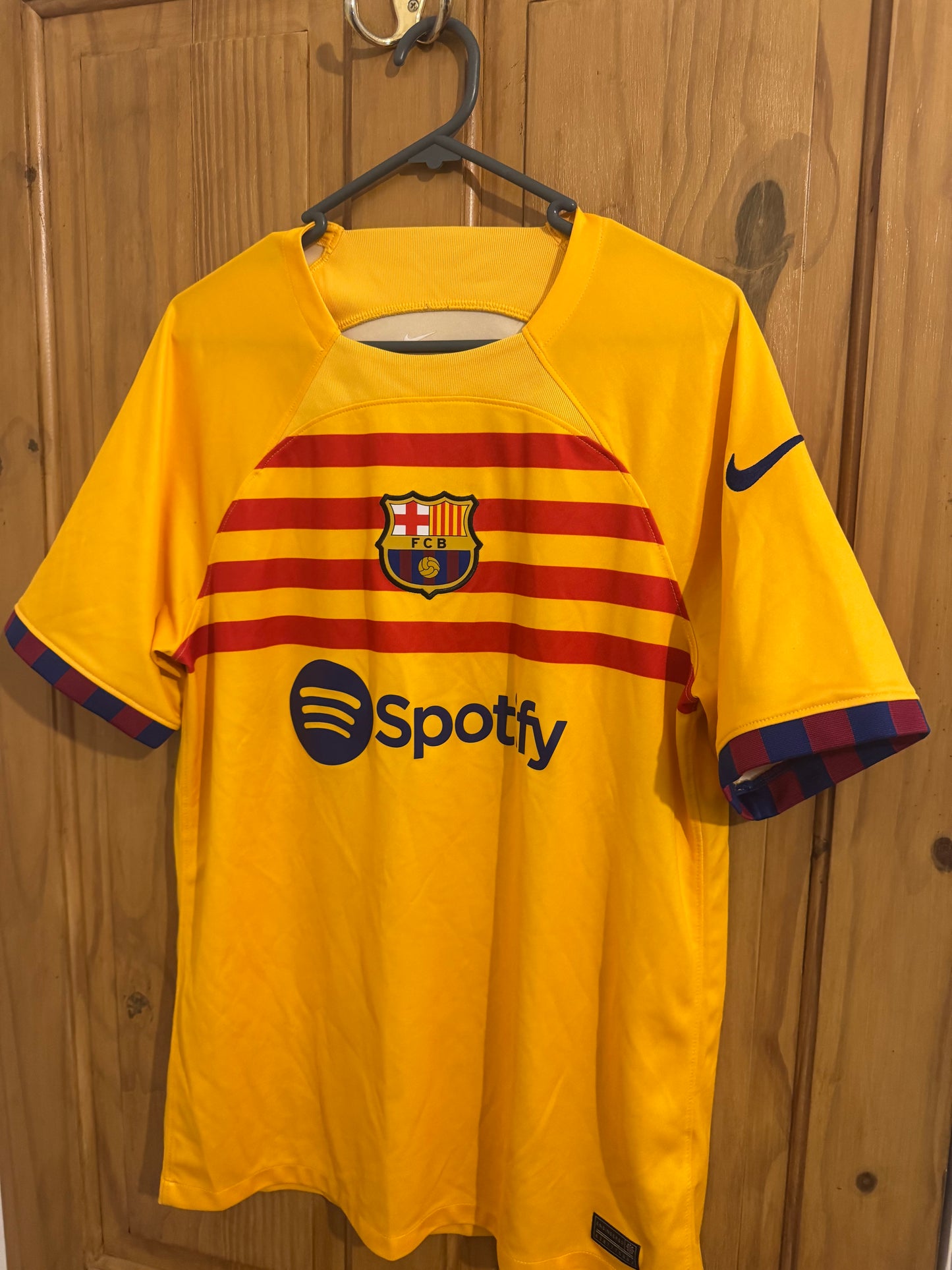 Barcelona Football Shirt - 2022 / 2023 - Fourth - Medium