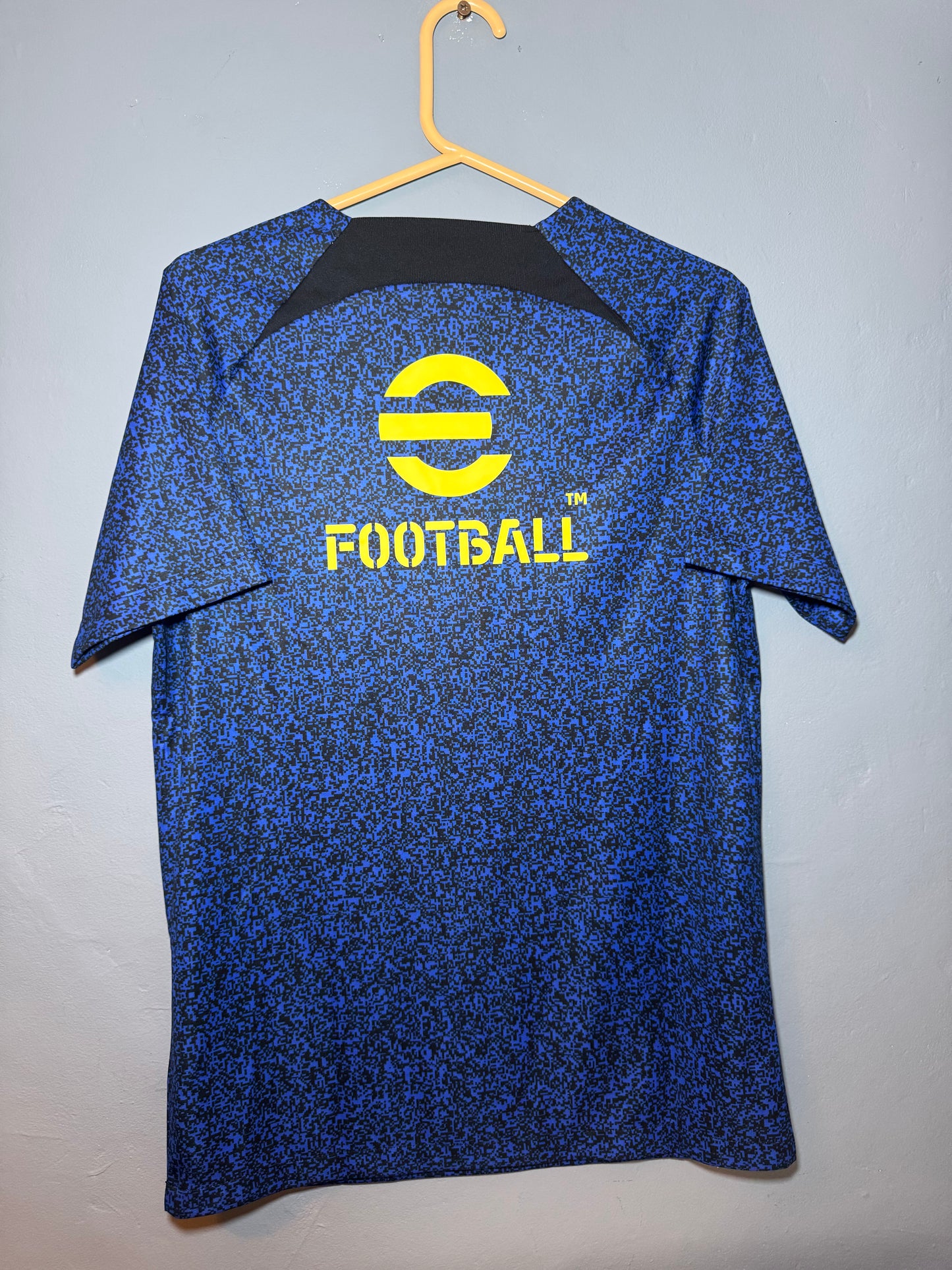 Inter Milan Football Shirt - 2024 / 2025 - Training Top - Medium