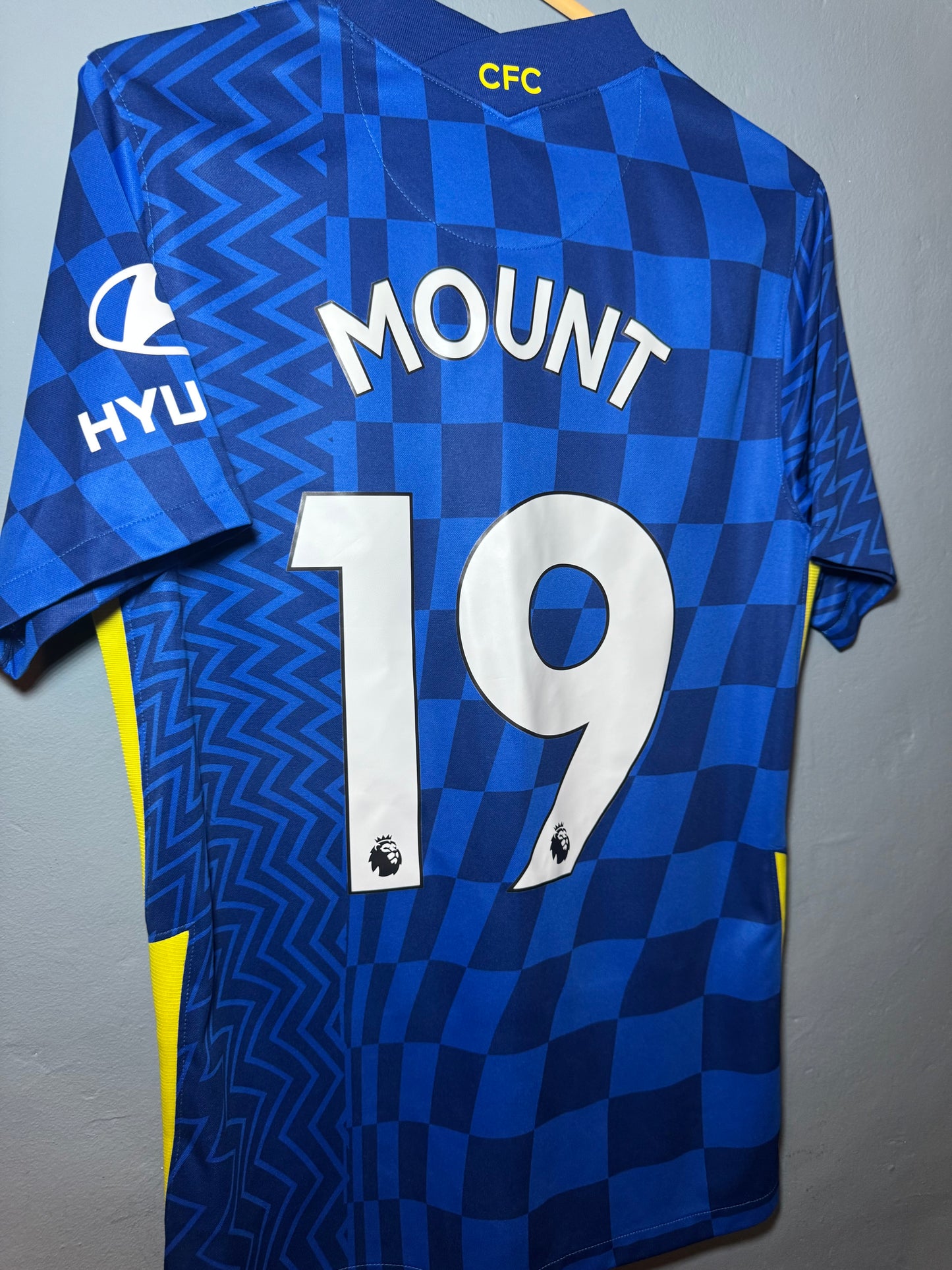 Chelsea Football Shirt - 2021 / 2022 - Home - Small - #19 Mason Mount