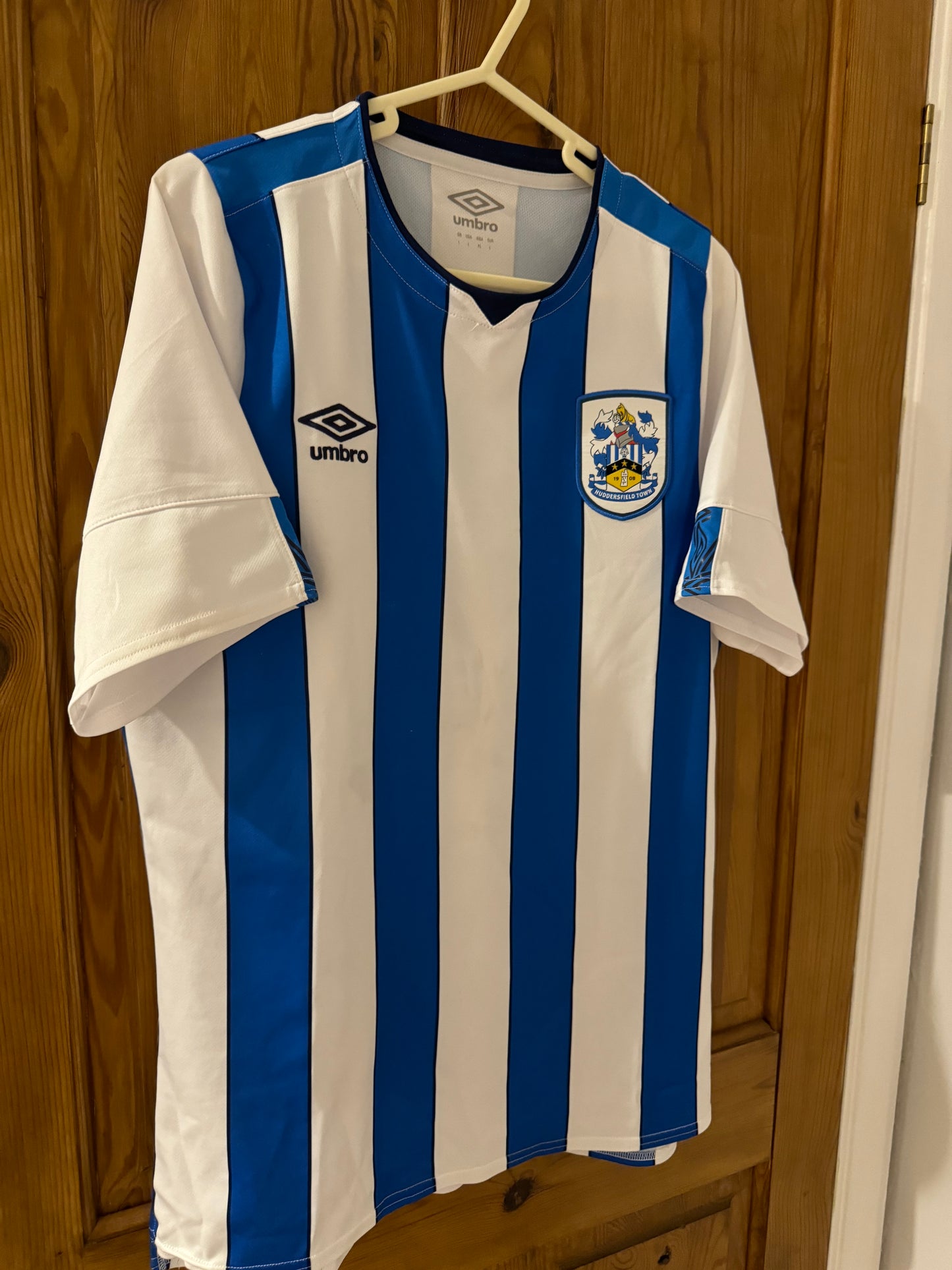 Huddersfield Town Football Shirt - 2019 / 2020 - Home - Large