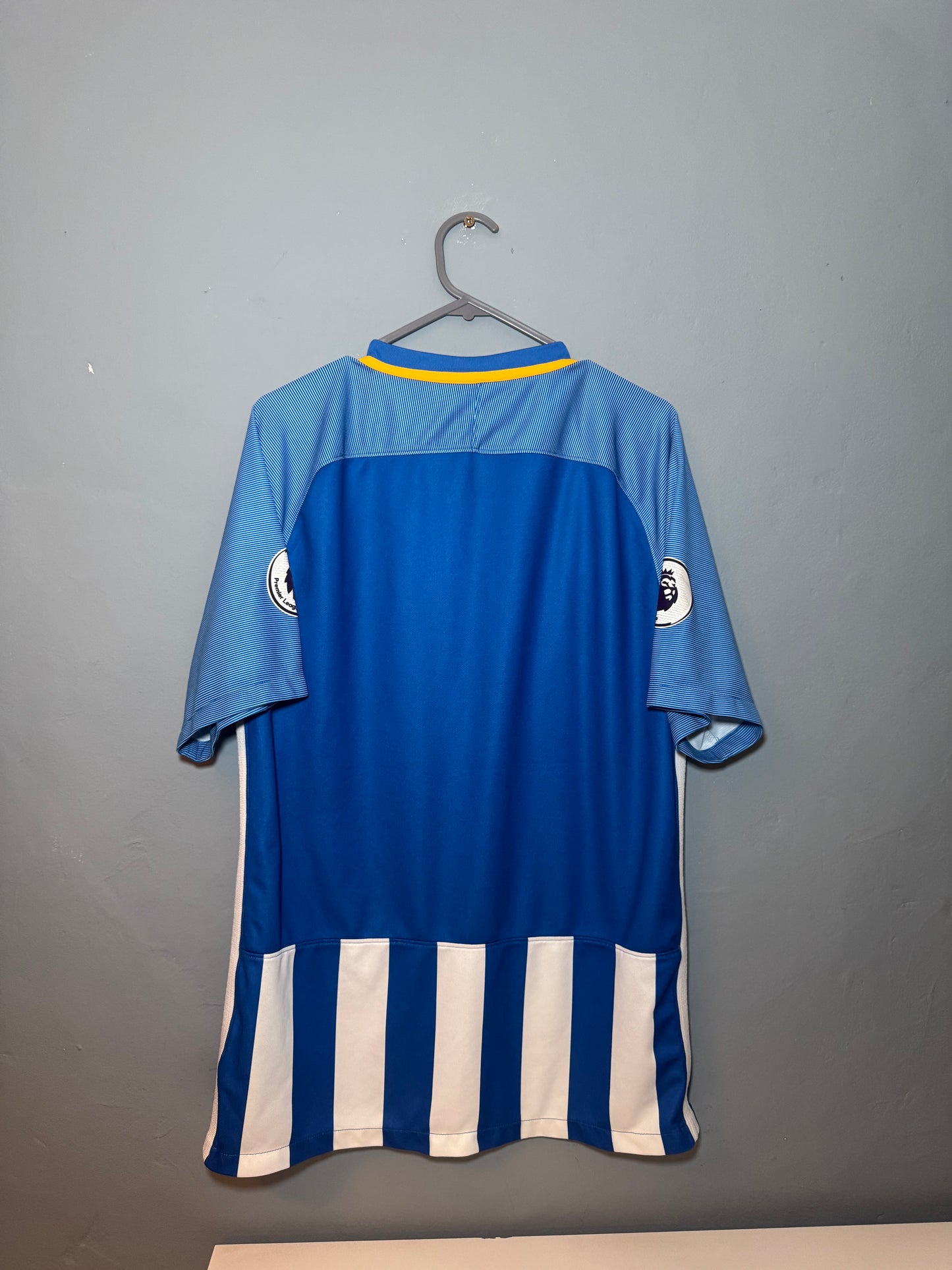 Brighton & Hove Albion Football Shirt - 2017 / 2018 - Home - Large