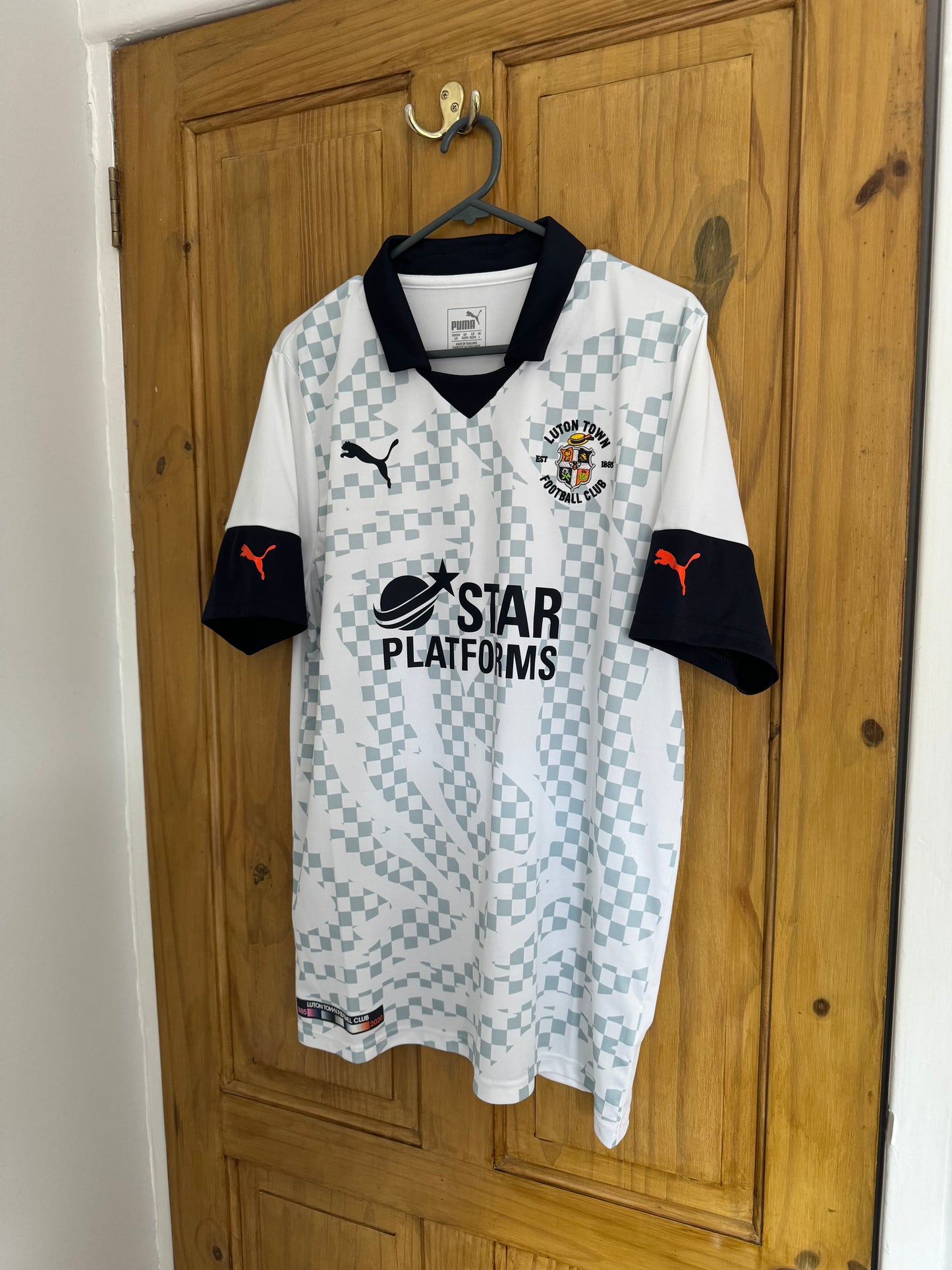 Luton Town Football Shirt - 2019 / 2020 - Large - Away
