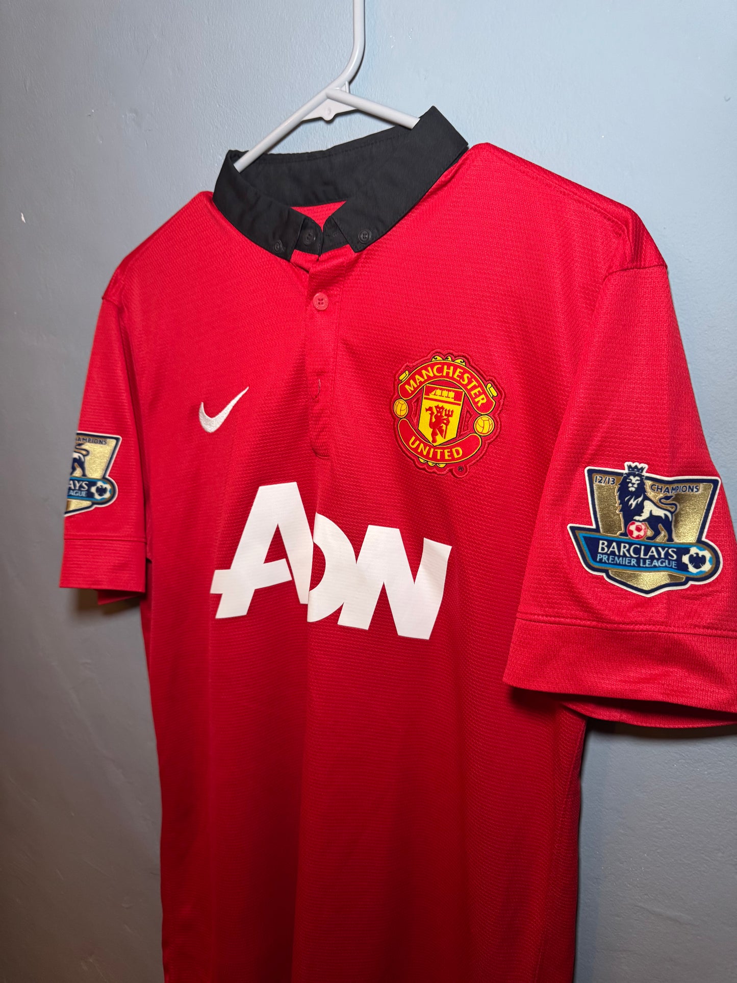 Manchester United Football Shirt - 2013 / 2014 - Home - Medium - #20 van Persie