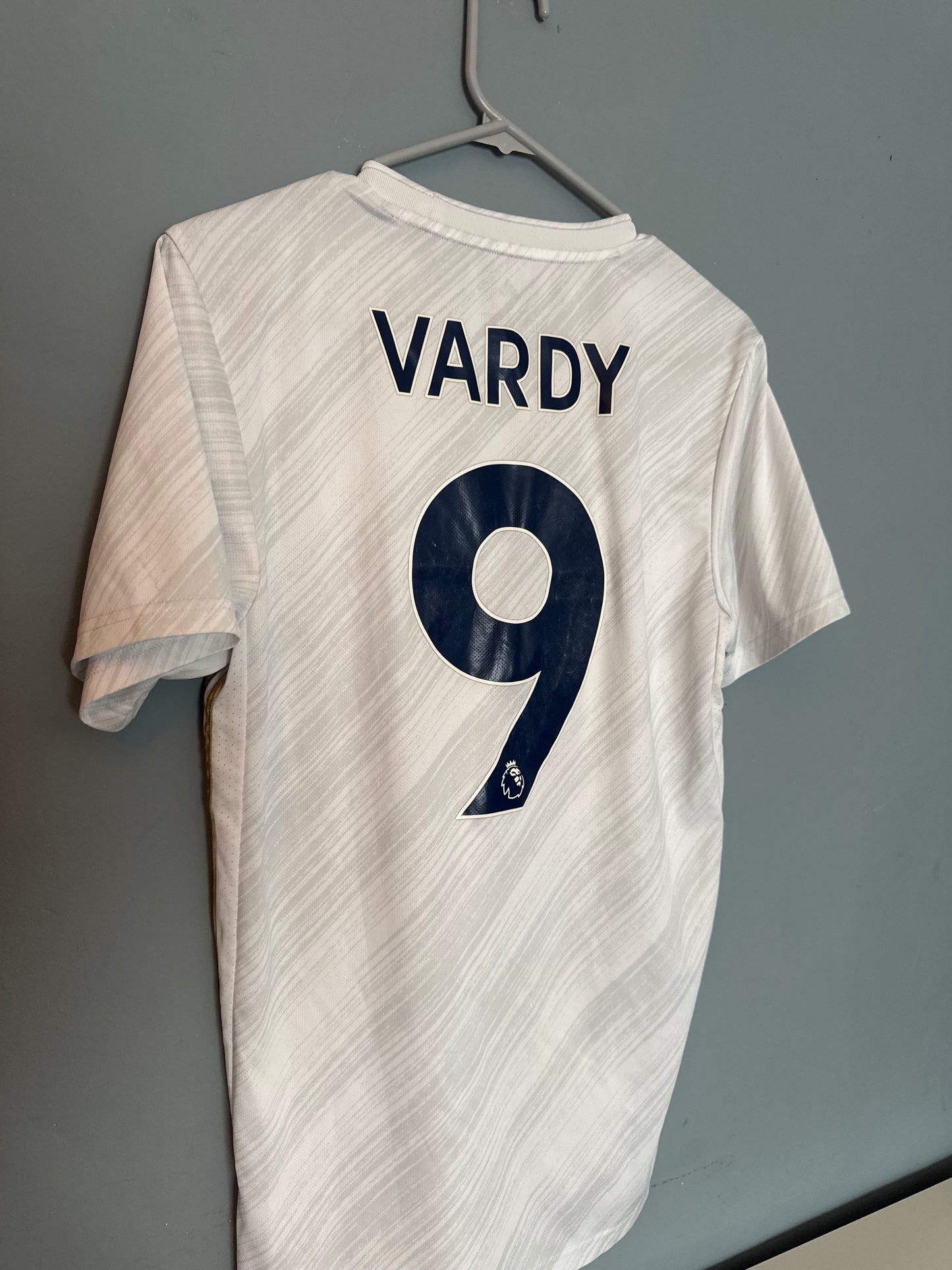 Leicester City Football Shirt - 2020 / 2021 - Away - Small - #9 Jamie Vardy