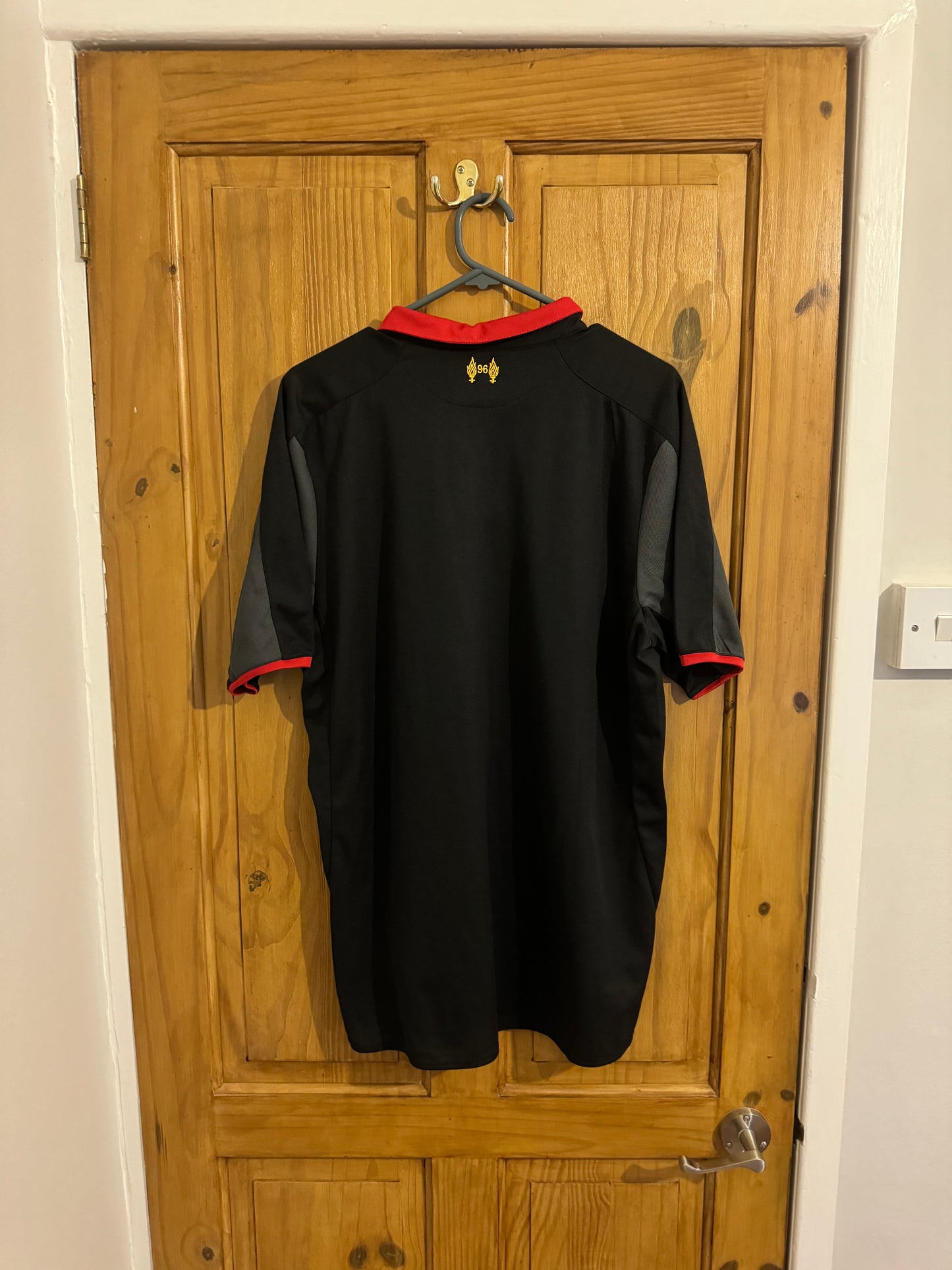 Liverpool Football Shirt - 2014 / 2015 - Third - Large - Rare