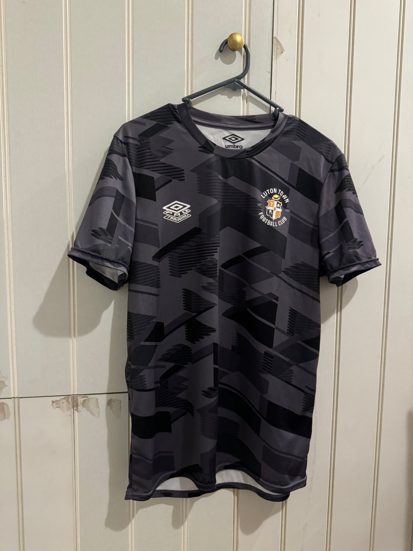 Luton Town Football Shirt - 2022 / 2023 - Carbon Training Top - Medium