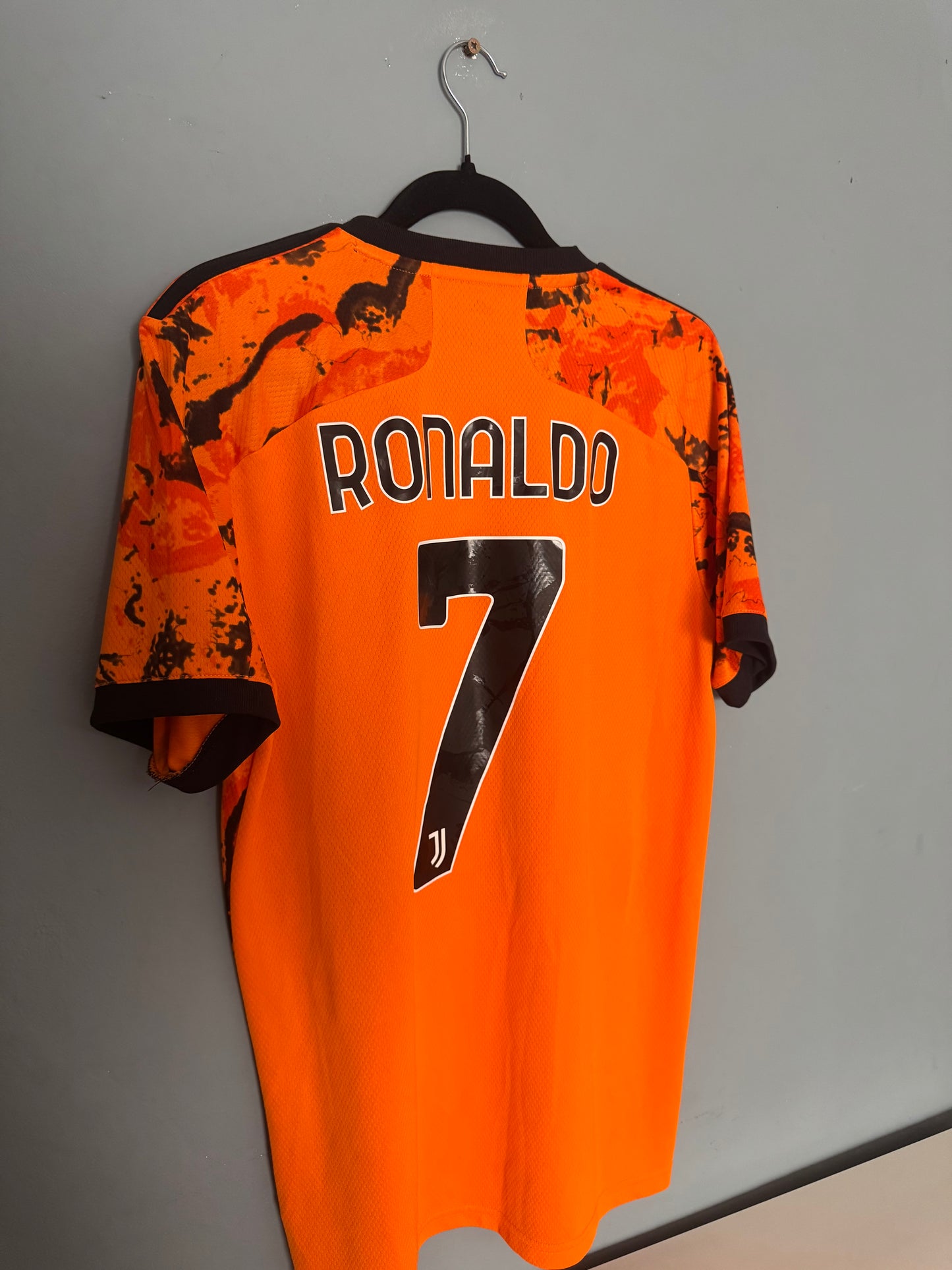 Juventus Football Shirt - 2020 / 2021 - Third - Medium - #7 Cristiano Ronaldo