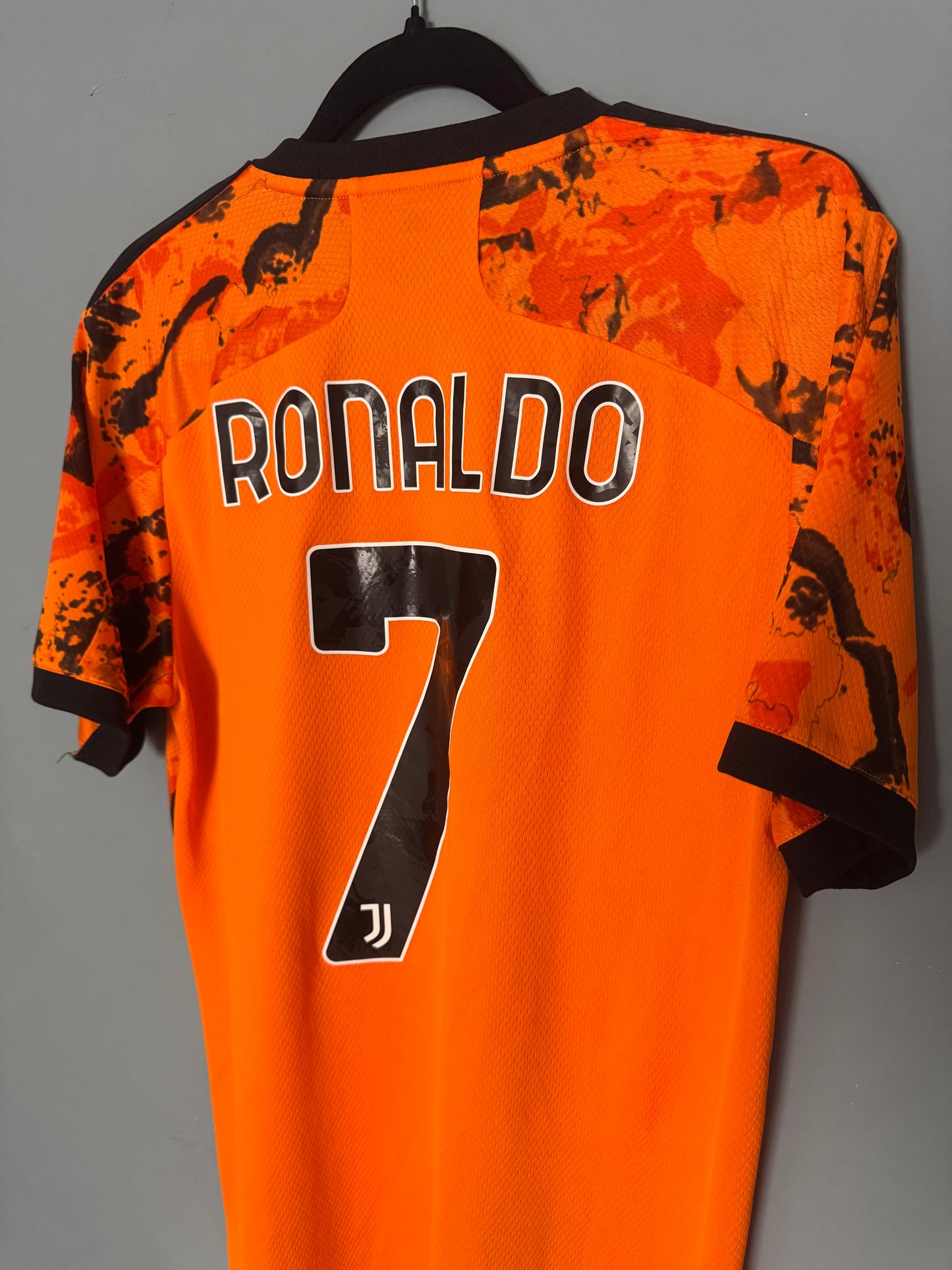 Juventus Football Shirt - 2020 / 2021 - Third - Medium - #7 Cristiano Ronaldo