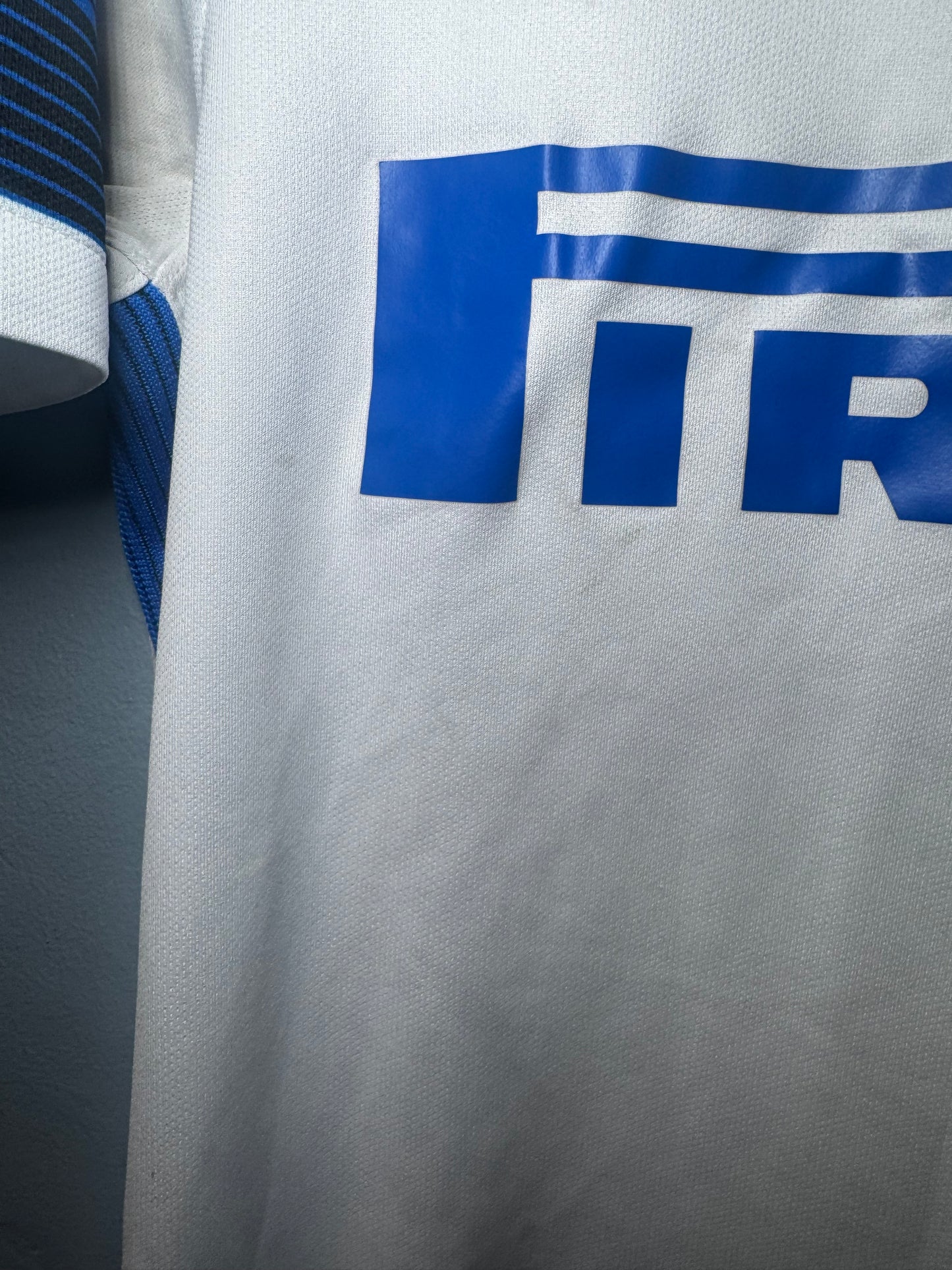 Inter Milan Football Shirt - 2016 / 2017 - Away - Small