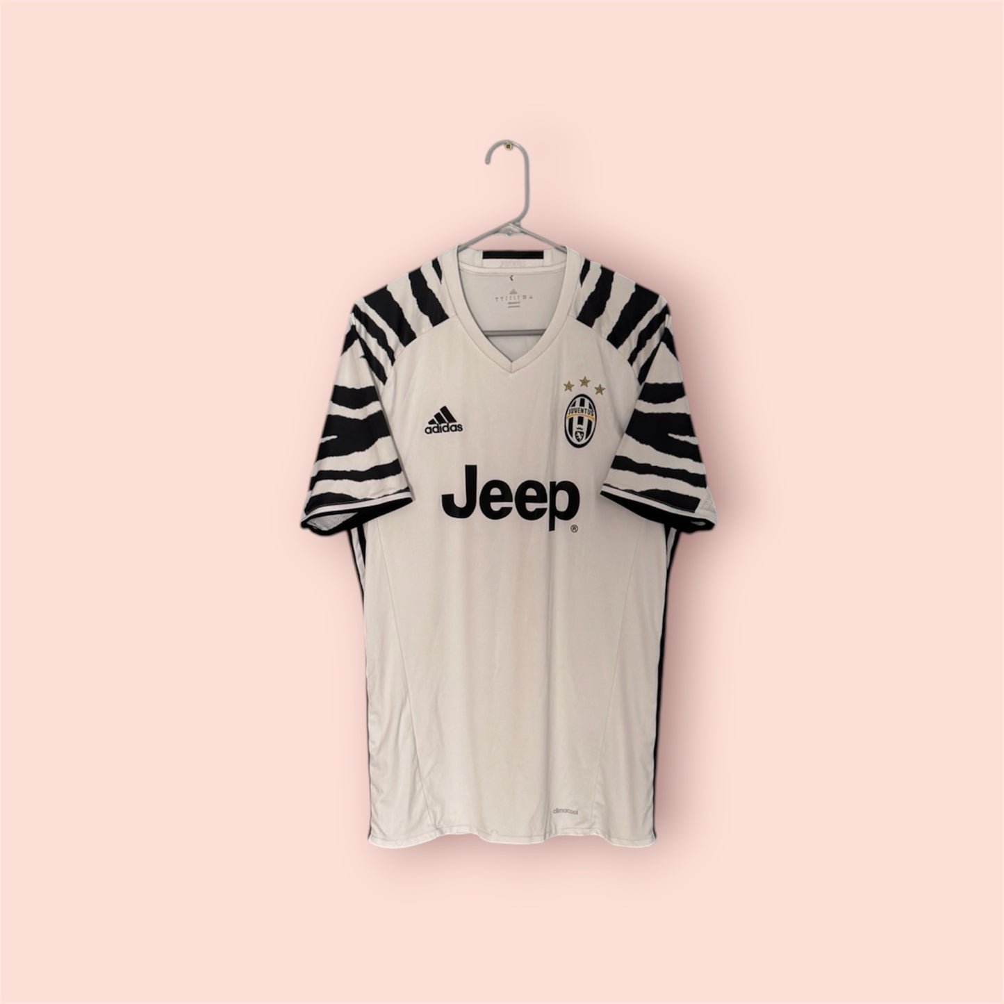 Juventus Football Shirt - 2016 / 2017 - Third - Large