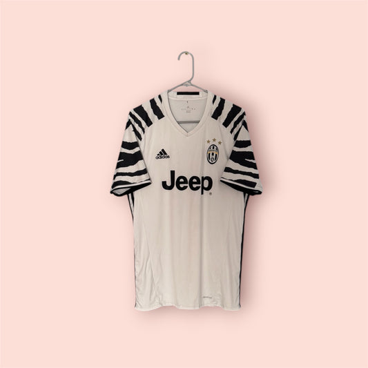 Juventus Football Shirt - 2016 / 2017 - Third - Large