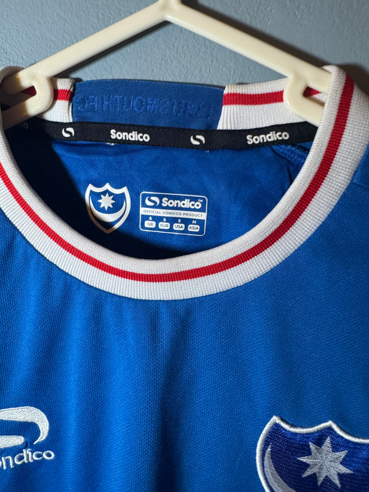 Portsmouth Football Shirt - 2017 / 2018 - Home - Small