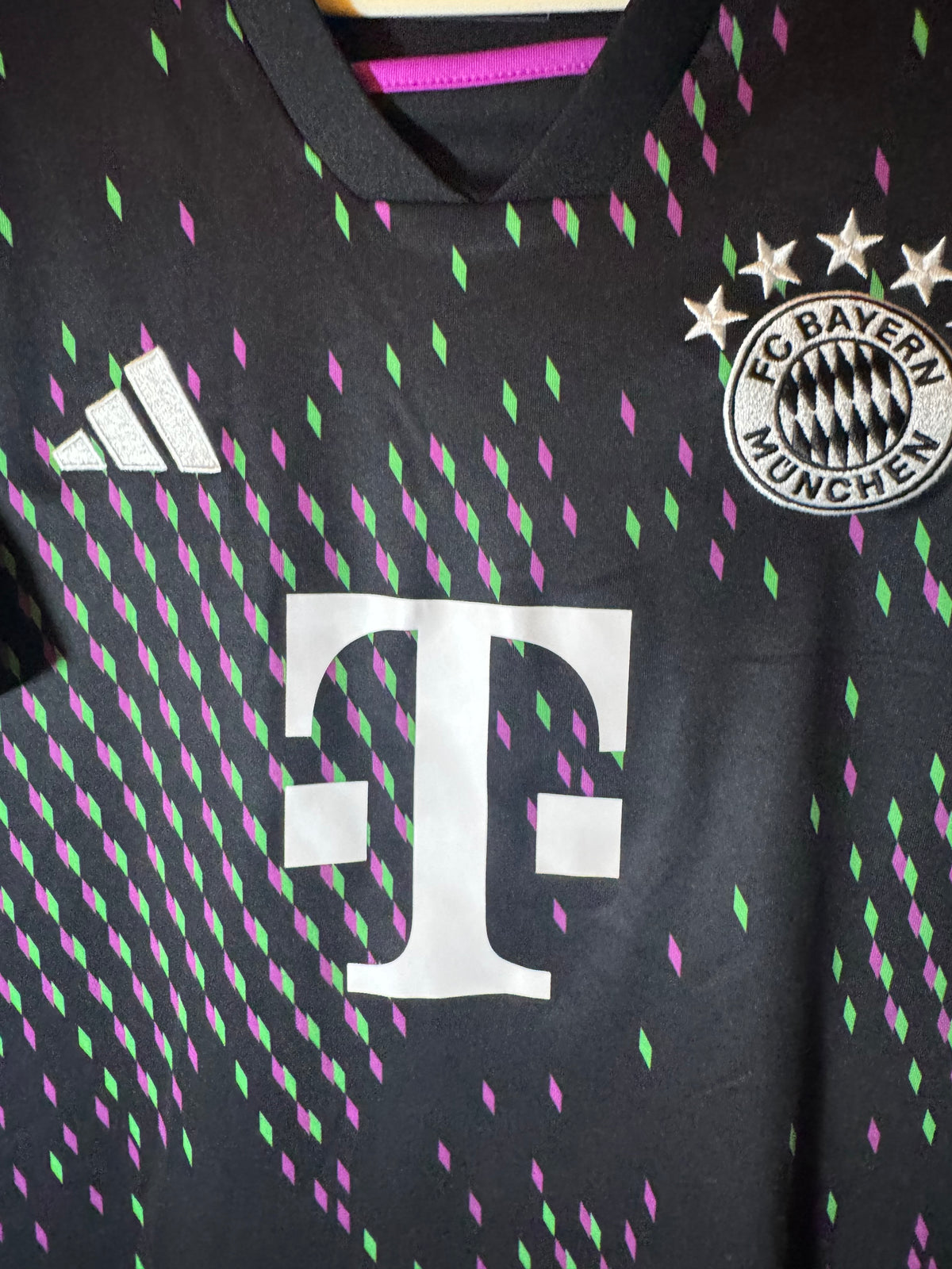 Bayern Munich Football Shirt - 2023 / 2024 - Away - Medium - #9 Harry Kane