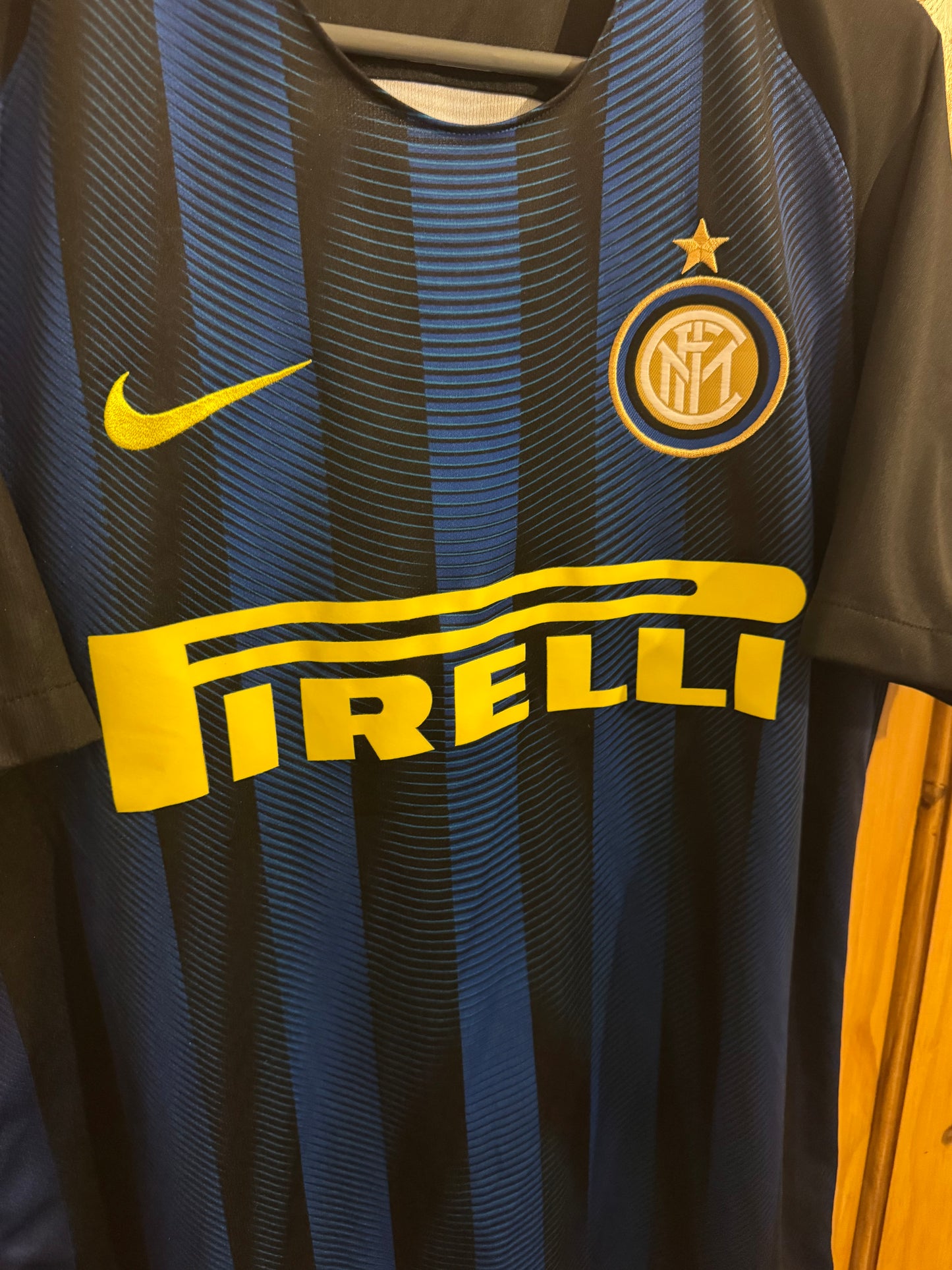 Inter Milan Football Shirt - 2016 / 2017 - Home - Medium - Rare