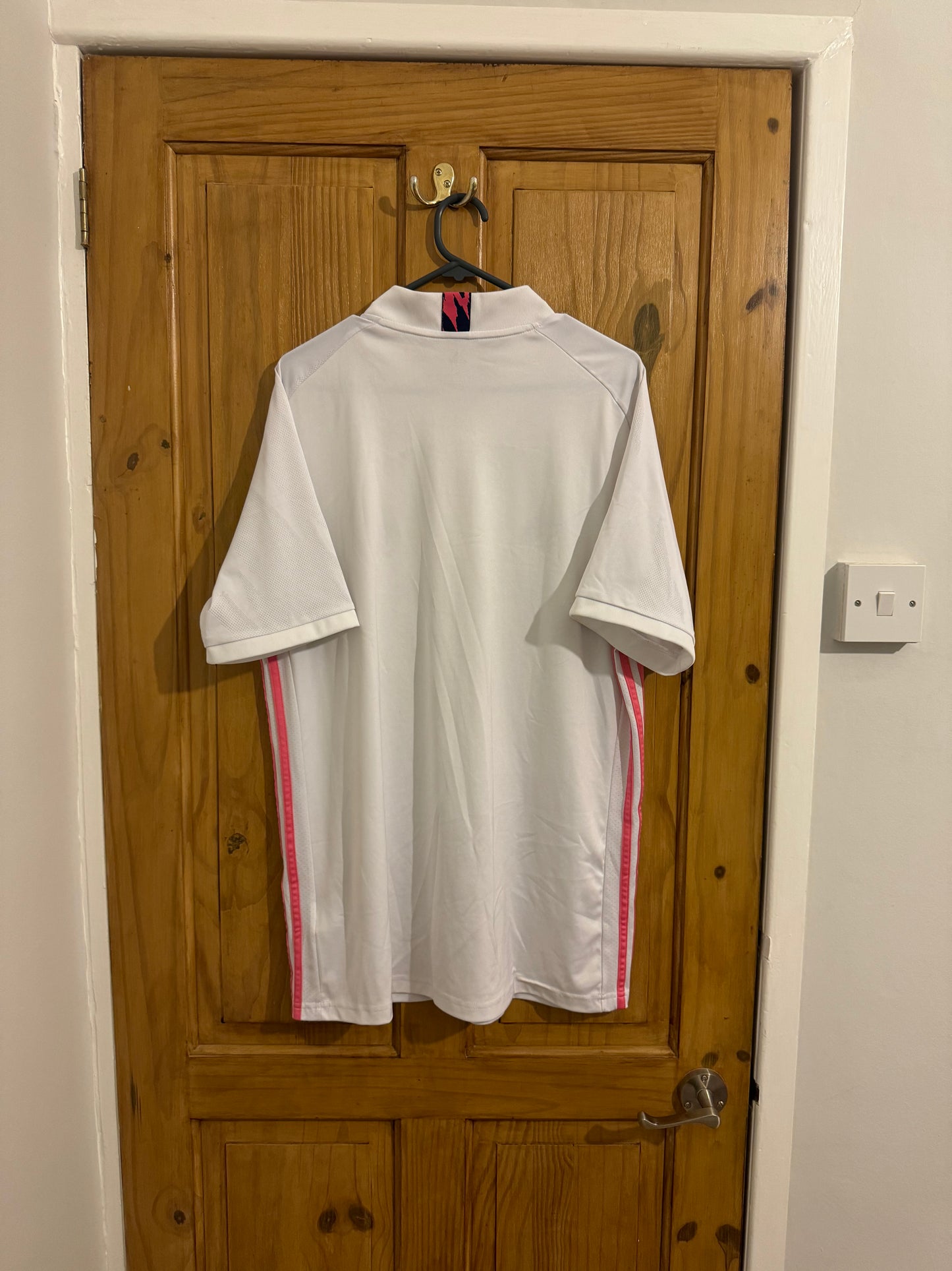 Real Madrid Football Shirt - 2020 / 2021 - Home - Large