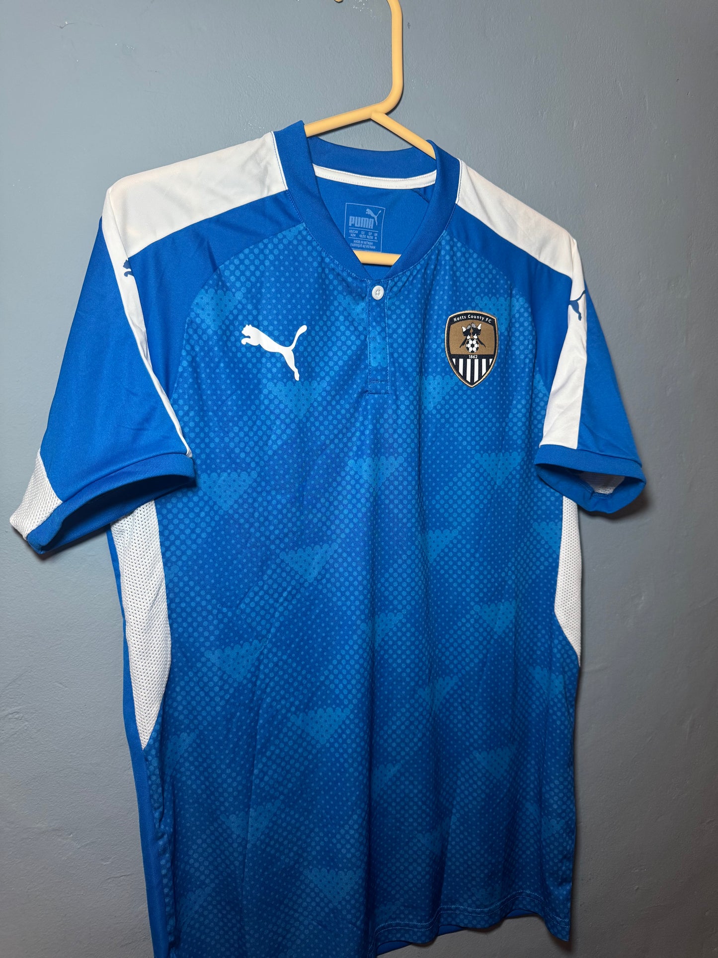 Notts County Football Shirt - 2017 / 2018 - Away - Medium