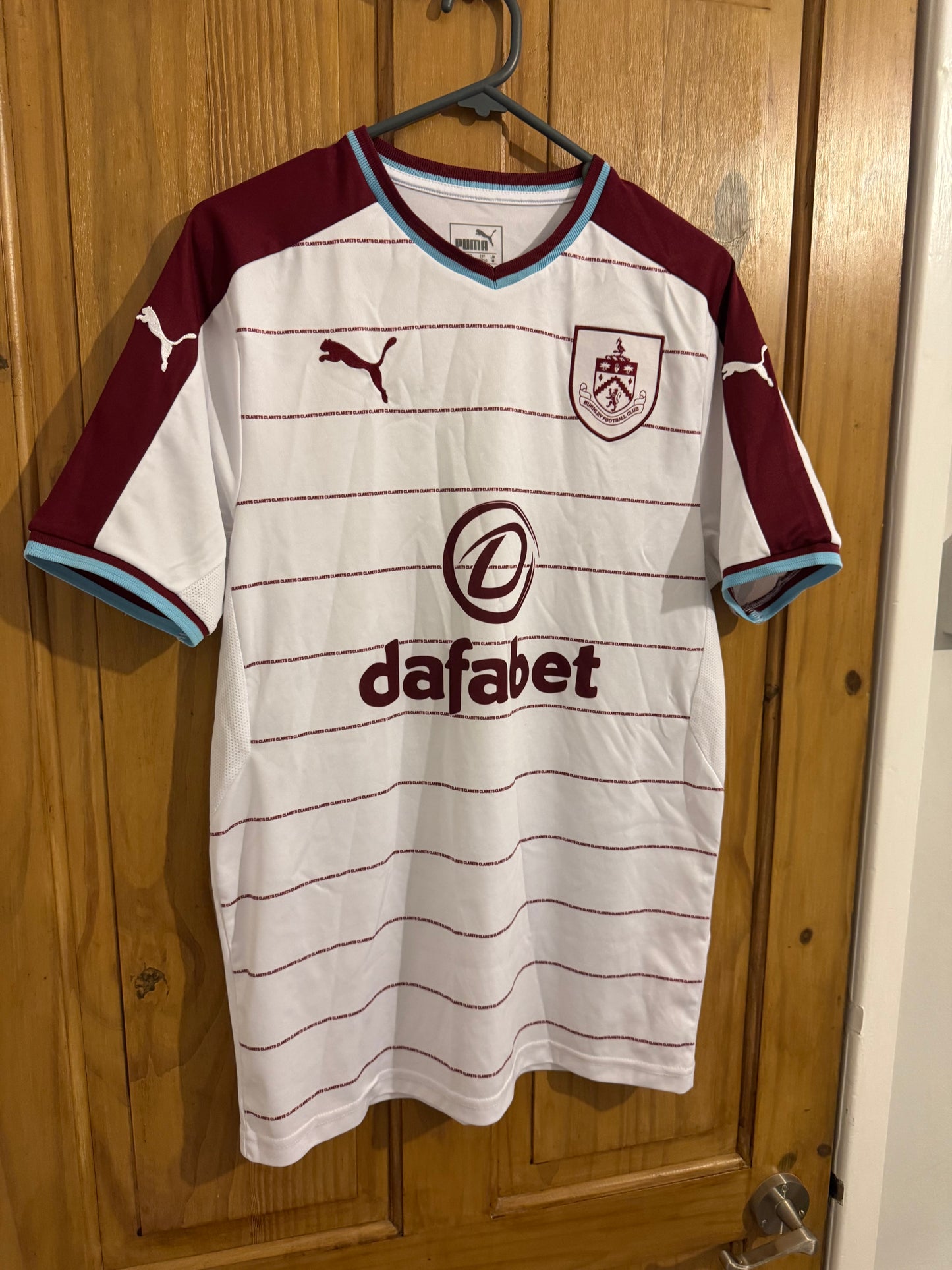 Burnley Football Shirt - Away - 2017 / 2018 - Medium