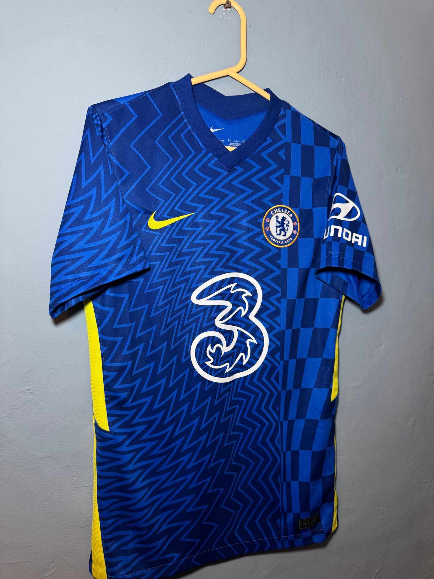 Chelsea Football Shirt - 2021 / 2022 - Home - Small - #19 Mason Mount