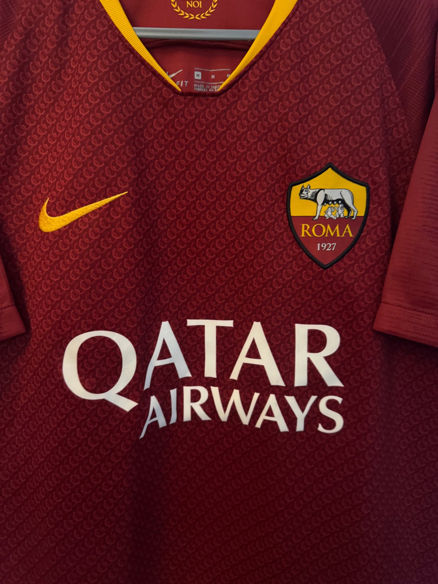 AS Roma Football Shirt - 2018 / 2019 - Home - Medium
