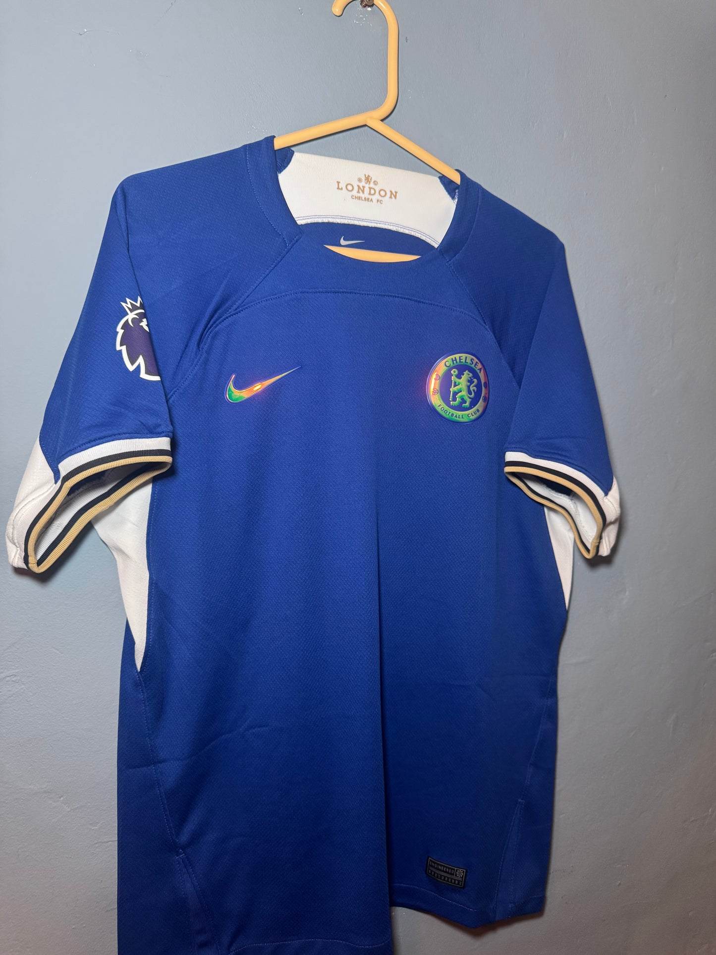 Chelsea Football Shirt - 2023 / 2024 - Home - Medium - #8 Enzo Fernandez