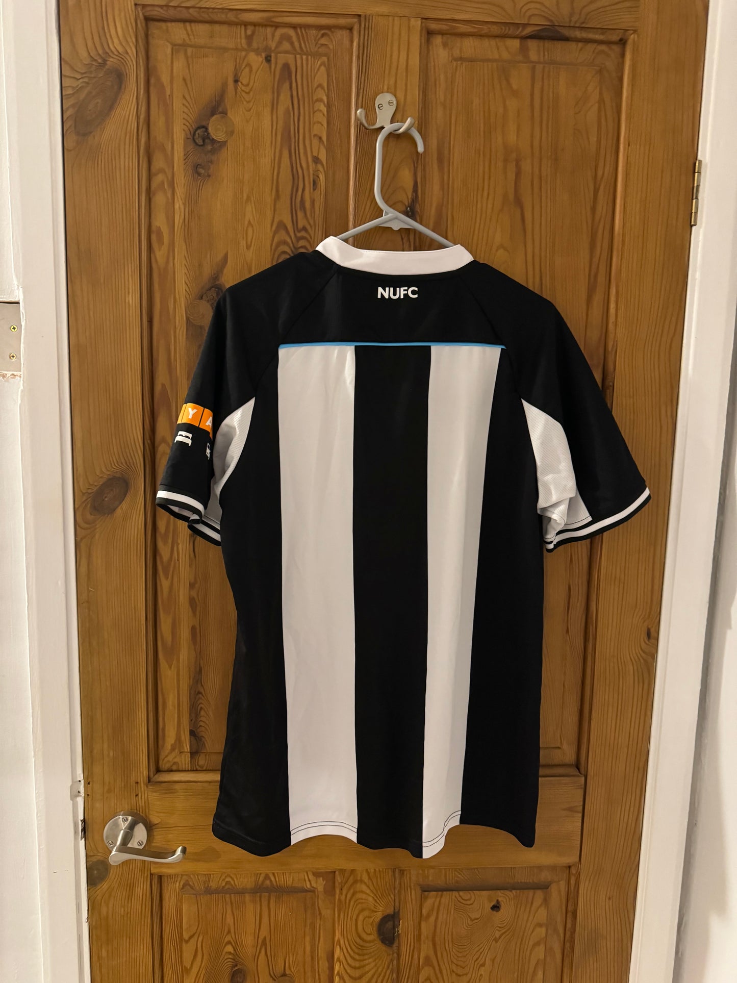 Newcastle United Football Shirt - 2018 / 2019 - Home - XL