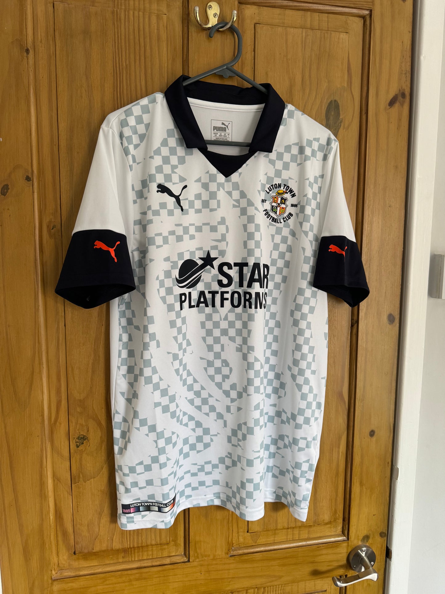 Luton Town Football Shirt - 2019 / 2020 - Large - Away