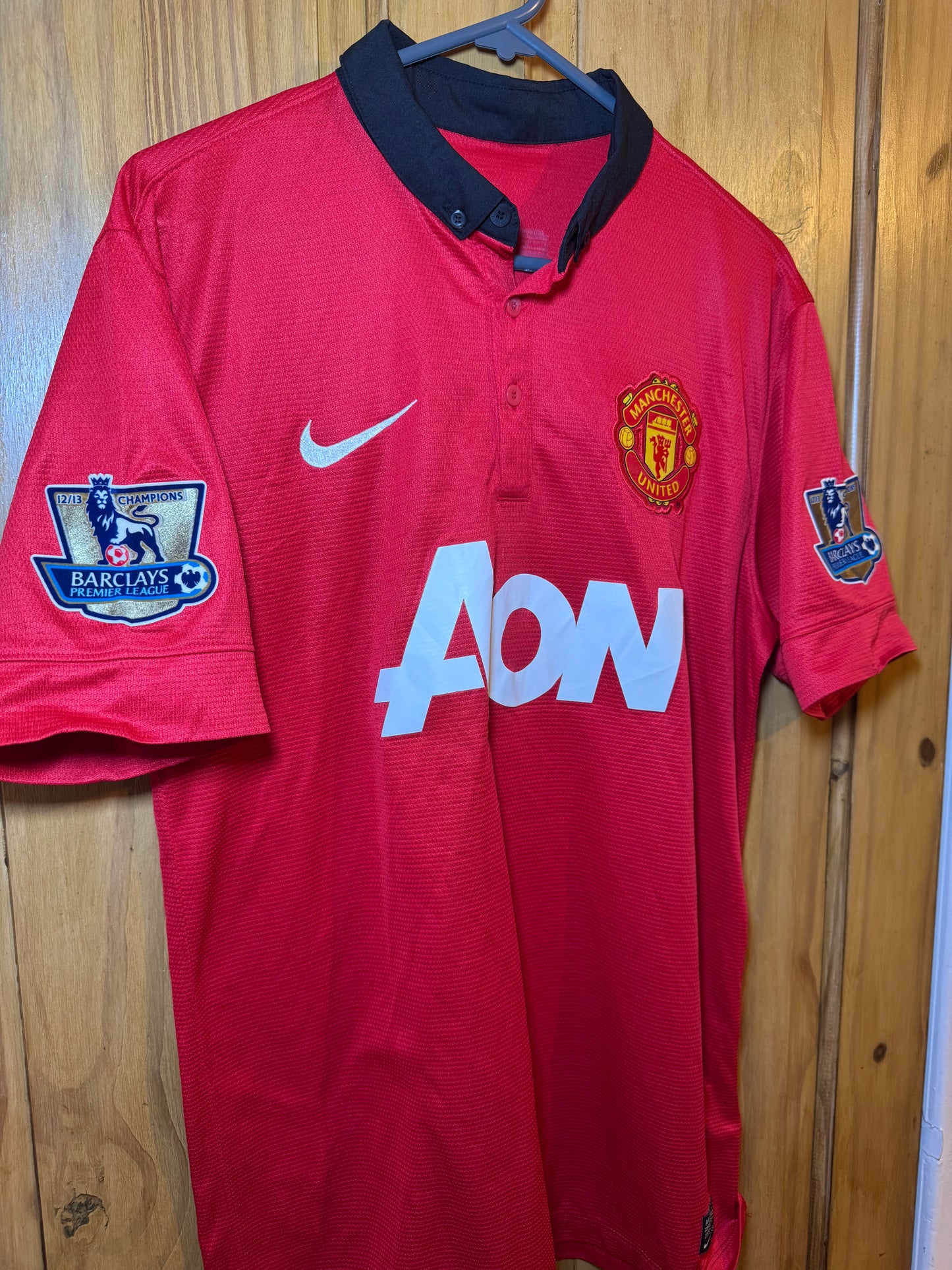 Manchester United Football Shirt - 2013 / 2014 - Home - Medium - #2 Rafael