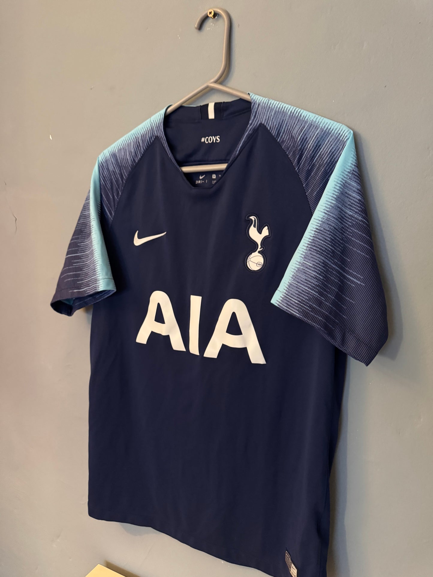 Tottenham Hotspur Football Shirt - 2018 / 2019 - Away - Medium - #10 Harry Kane