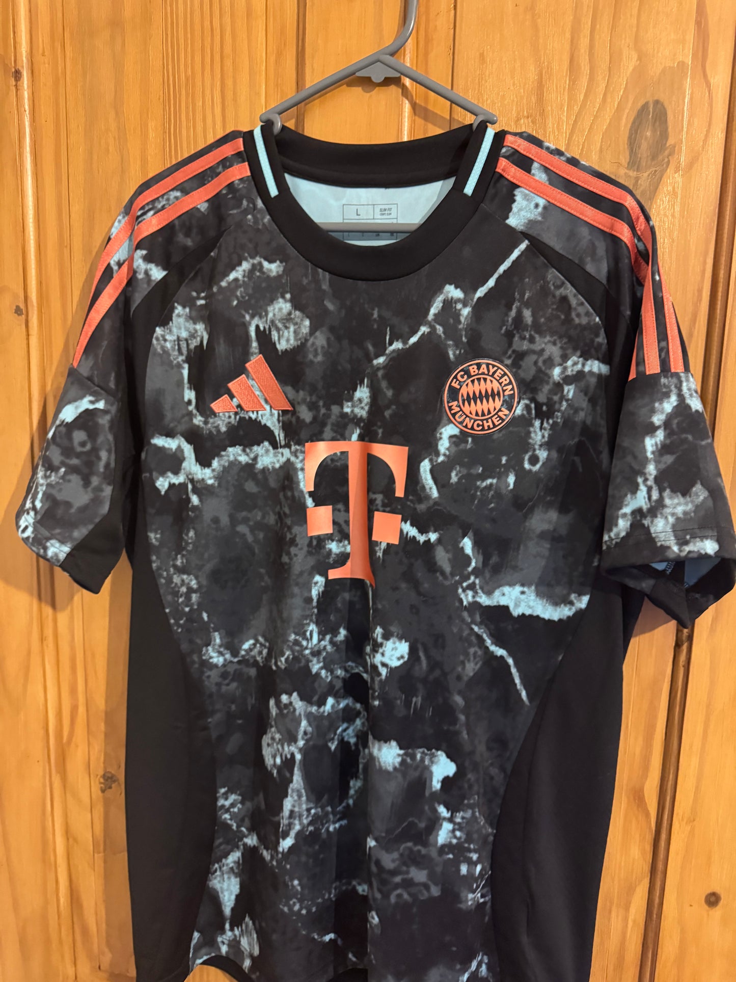 Bayern Munich Football Shirt - 2024 / 2025 - Away - Large - #9 Harry Kane