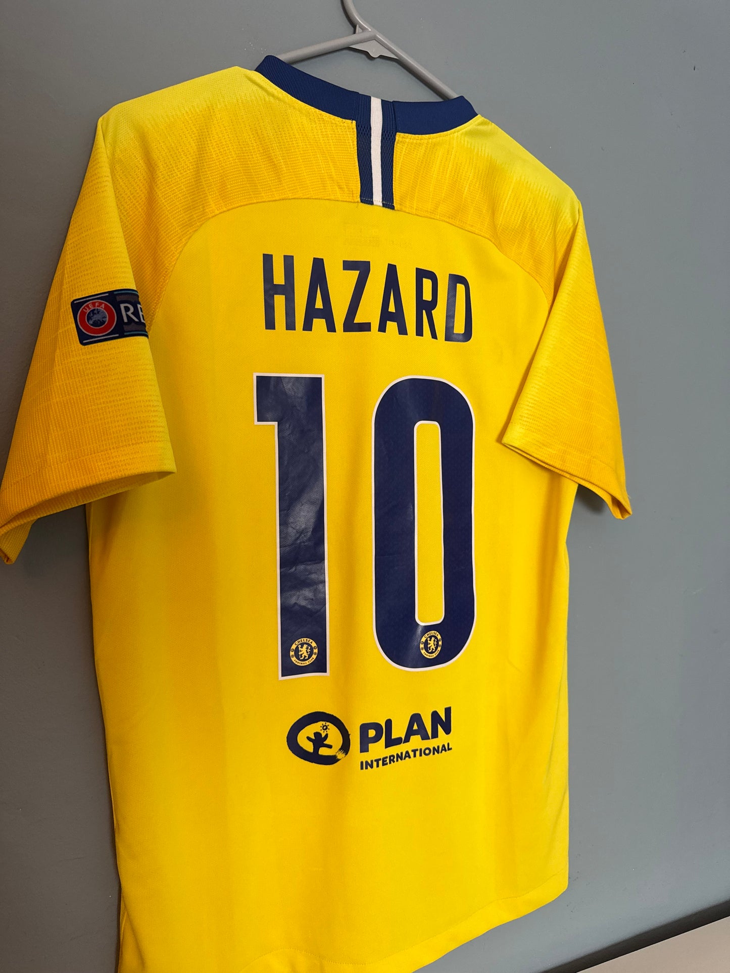 Chelsea Football Shirt - 2018 / 2019 - Away - Medium - #10 Eden Hazard