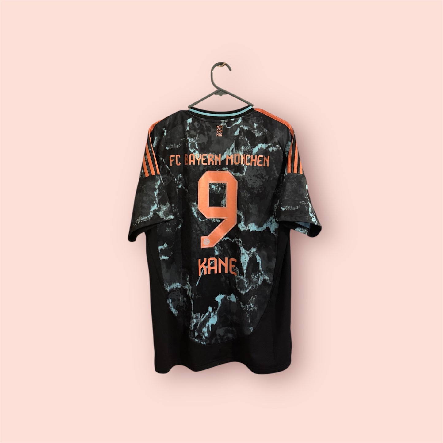 Bayern Munich Football Shirt - 2024 / 2025 - Away - Large - #9 Harry Kane