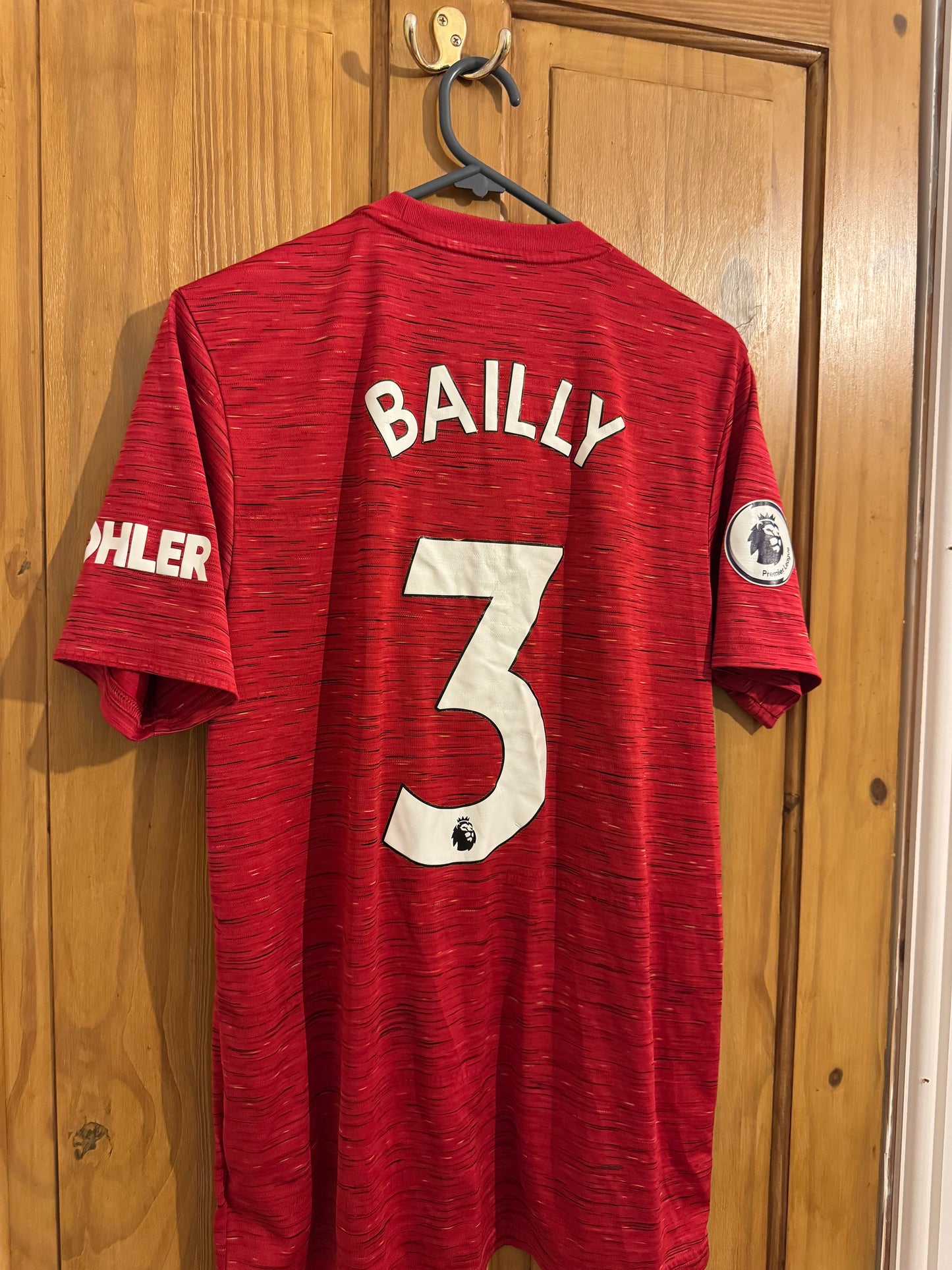 Manchester United Football Shirt - 2020 / 2021 - Home - Medium - #3 Bailly