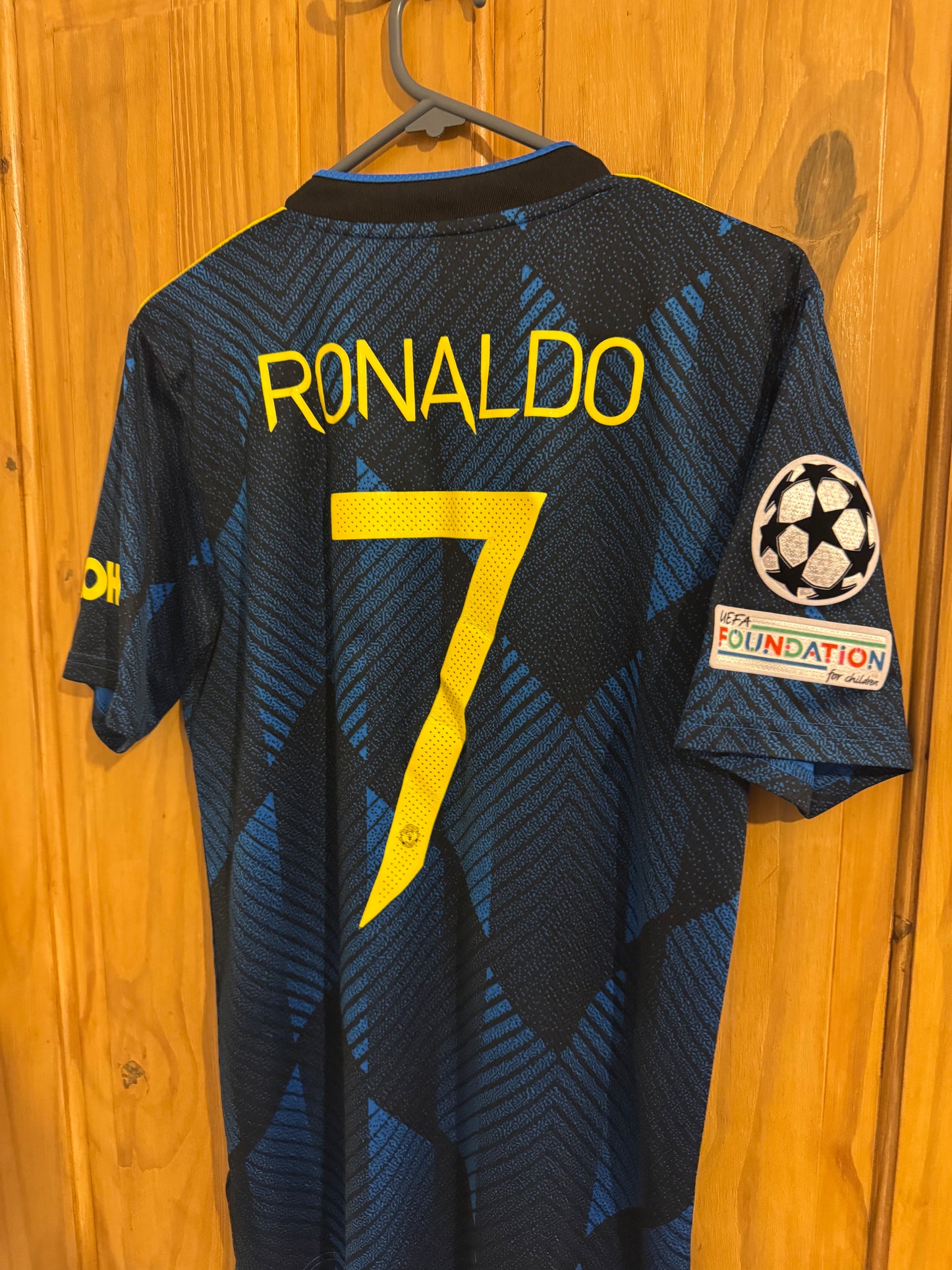 Manchester United Football Shirt - 2021 / 2022 - Third - Small - #7 Ronaldo CL Patch