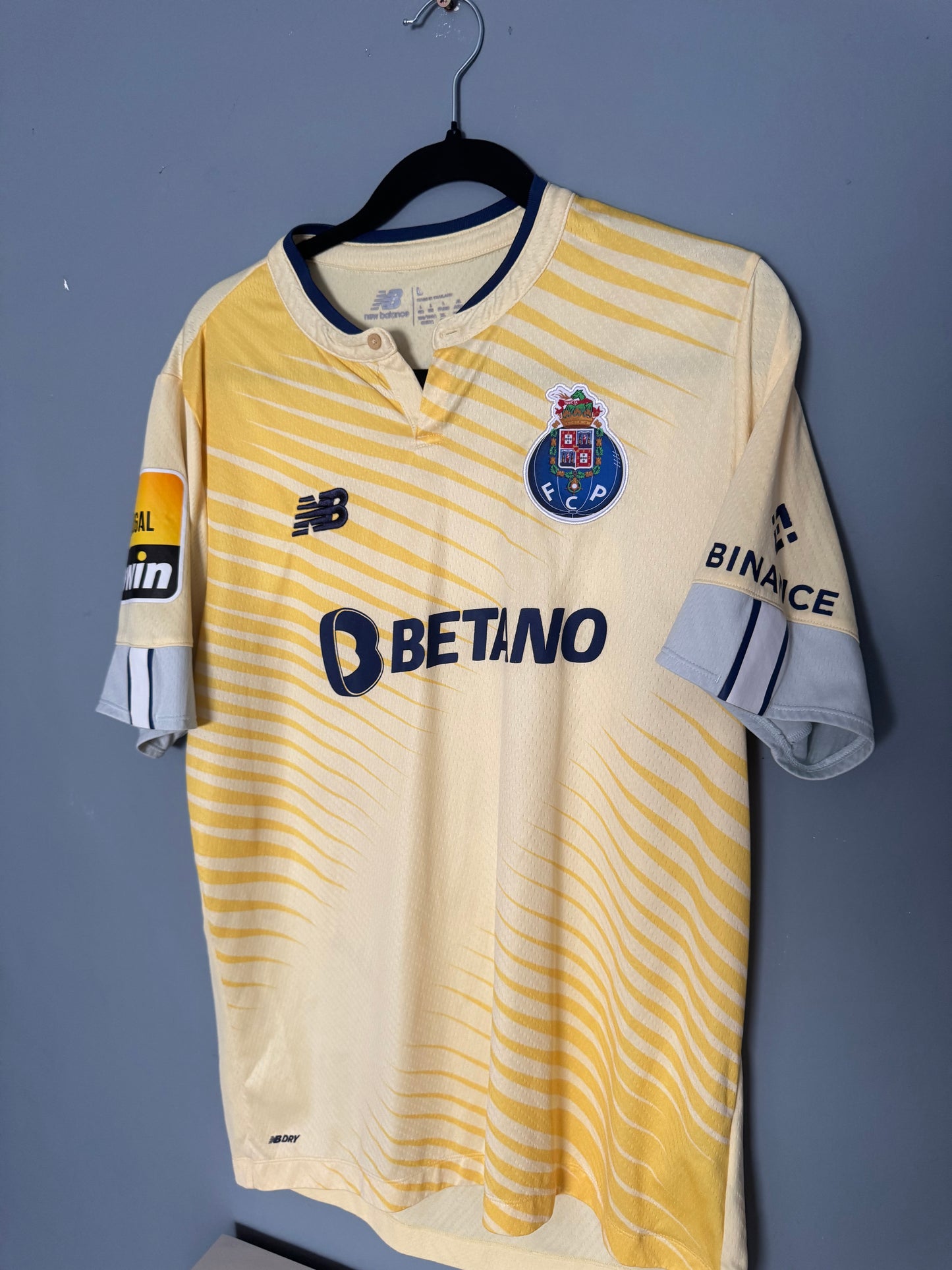 FC Porto Football Shirt - 2022 / 2023 - Away - Large - #46 Eustaquio