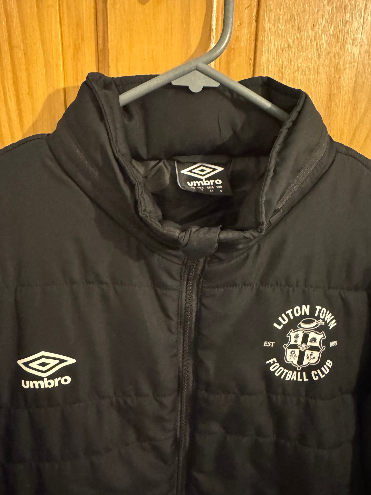 Luton Town Football Coat - 2022 / 2023 / 2024 - Training Jacket - Small