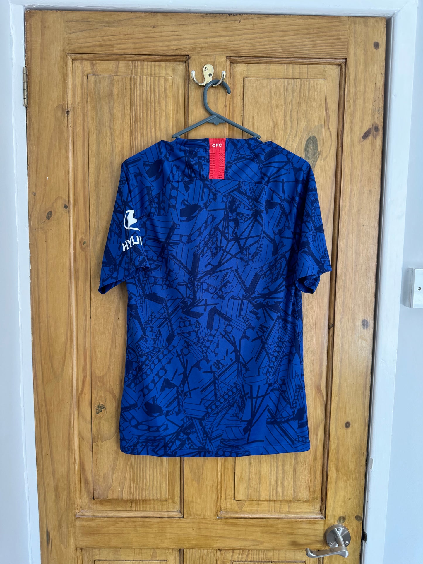 Chelsea Football Shirt - 2019 / 2020 - Home - Small