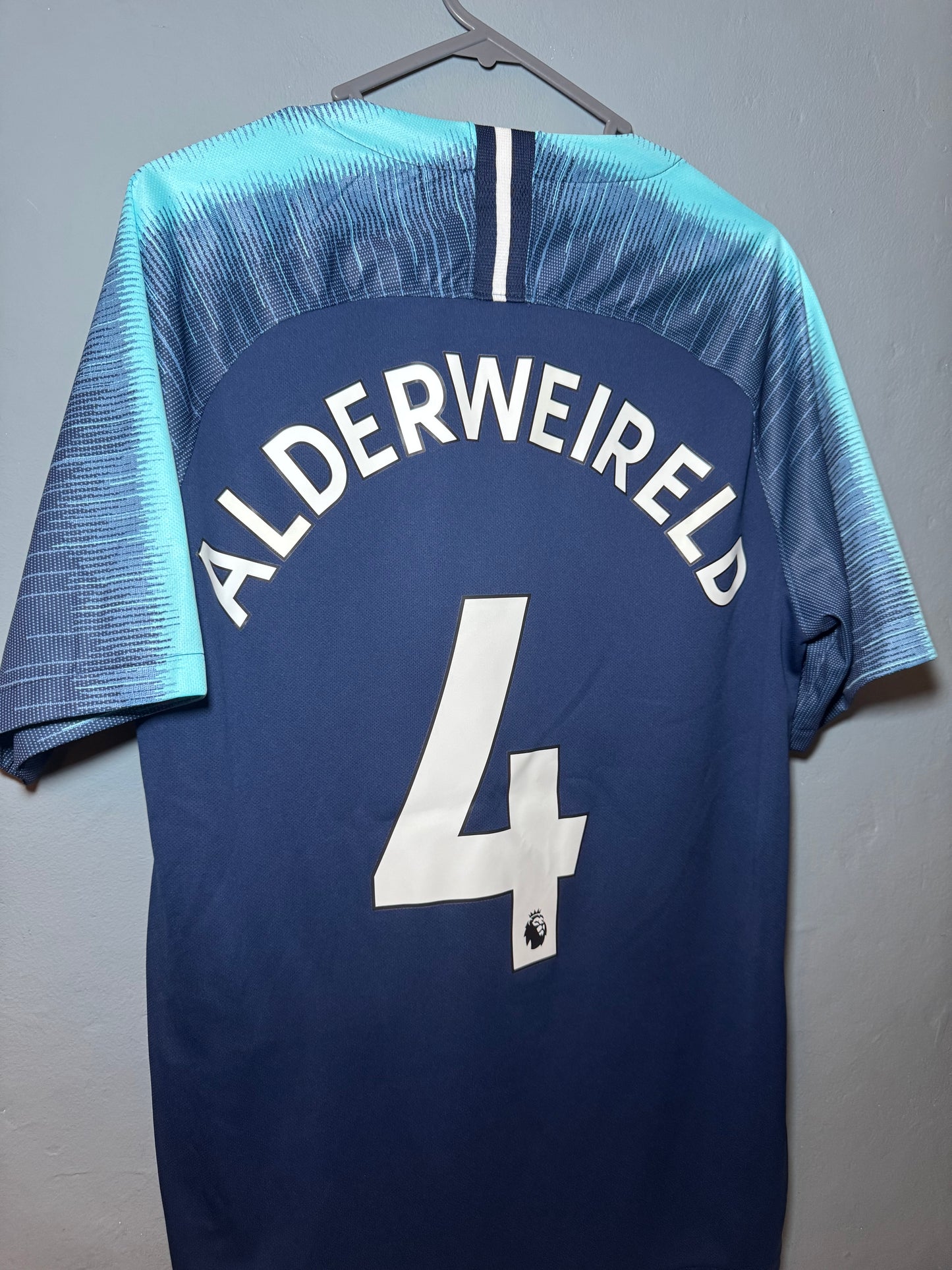 Tottenham Hotspur Football Shirt - 2018 / 2019 - Away - Medium - #4 Alderweireld