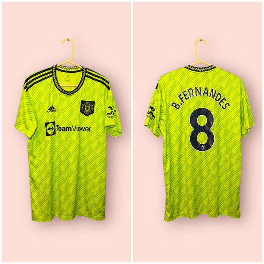 Manchester United Football Shirt - 2022 / 2023 - Third - Large - #8 Bruno Fernandes