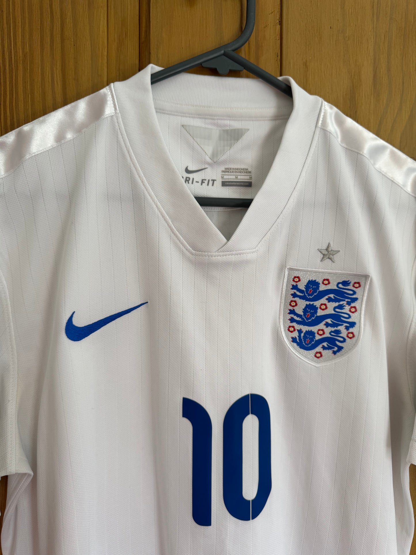 England Football Shirt - 2014 - Home - Medium - #10 Wayne Rooney