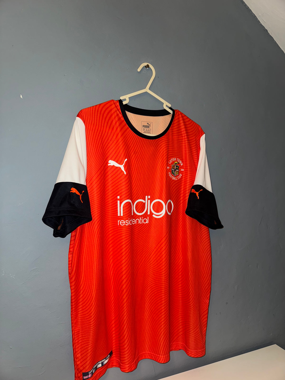 Luton Town Football Shirt - 2019 / 2020 - Home.- XL