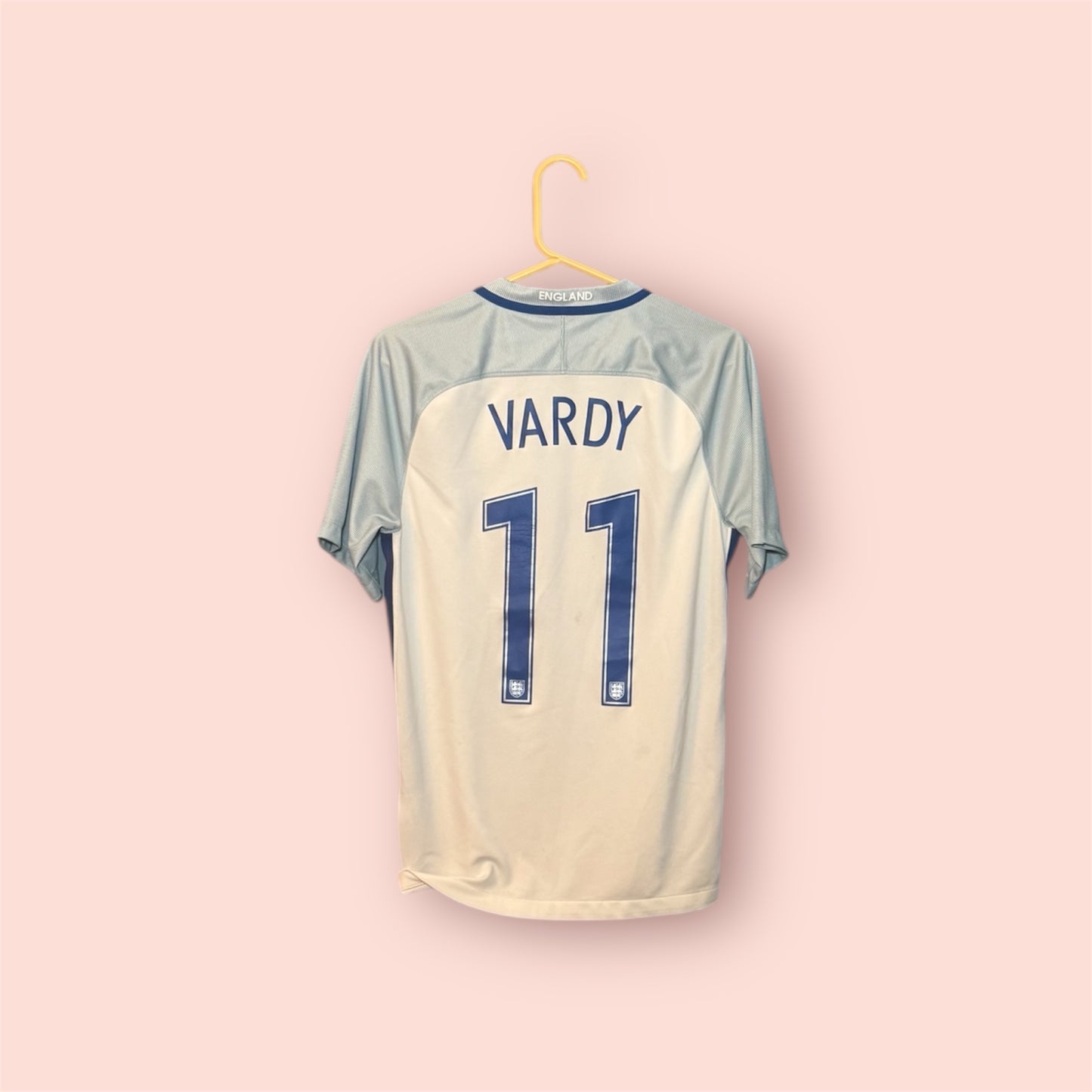 England Football Shirt - 2016 - Home - Small - #11 Jamie Vardy