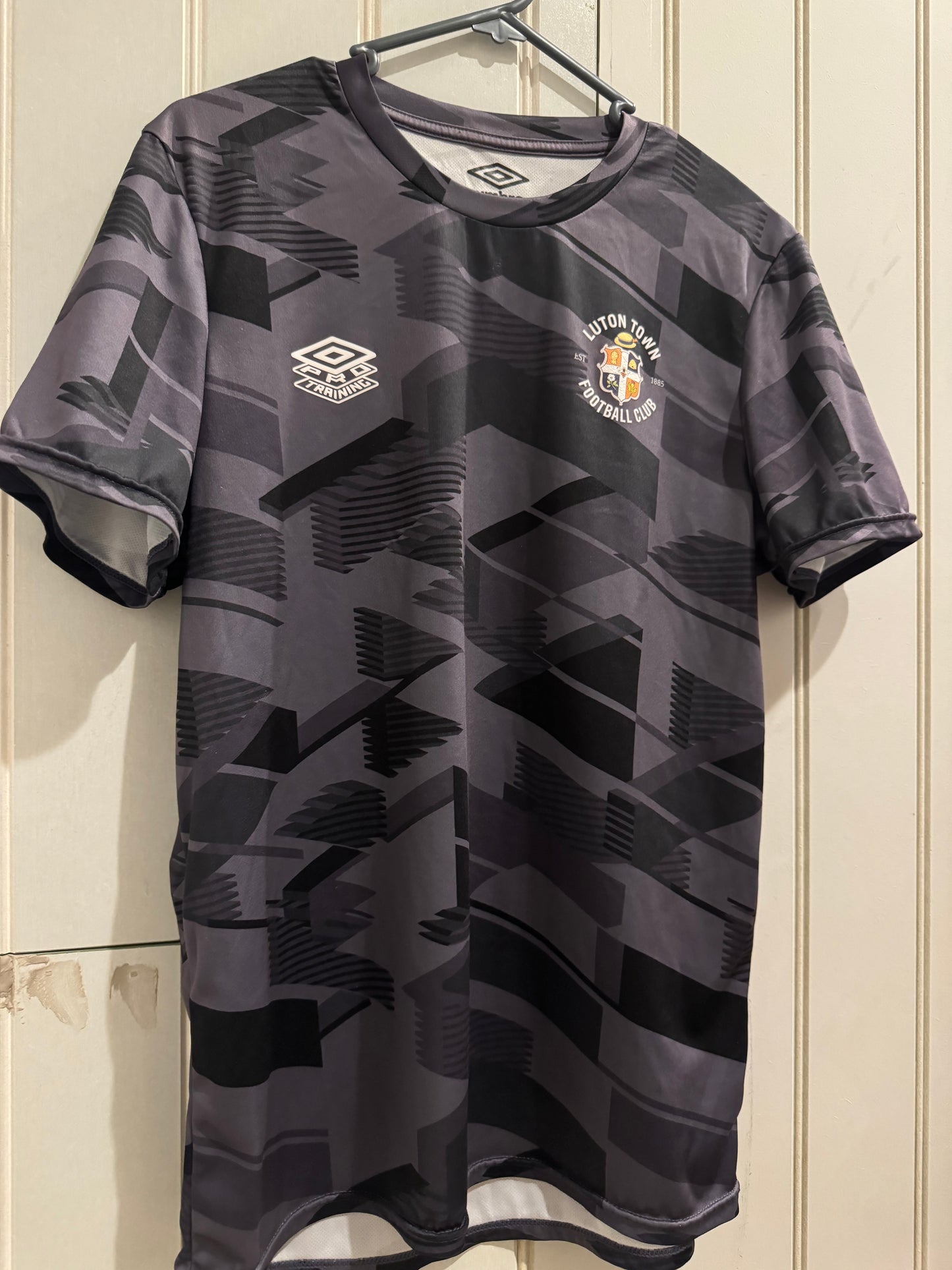 Luton Town Football Shirt - 2022 / 2023 - Carbon Training Top - Medium