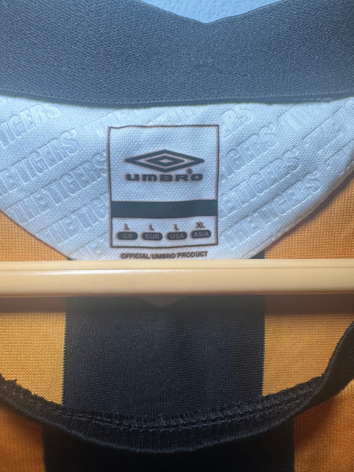 Hull City Football Shirt - 2008 / 2009 - Home - Large