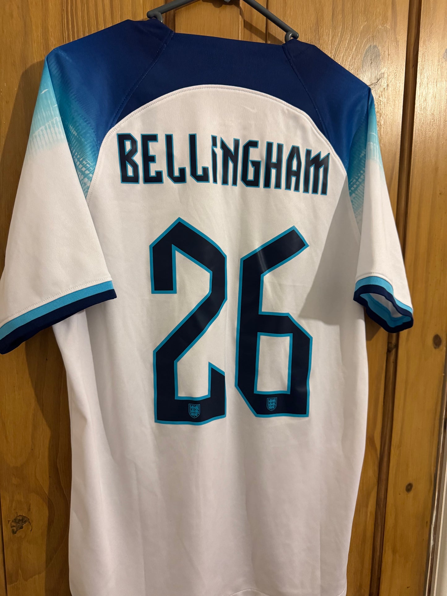 England Football Shirt - 2022 - Home - Medium - #26 Jude Bellingham